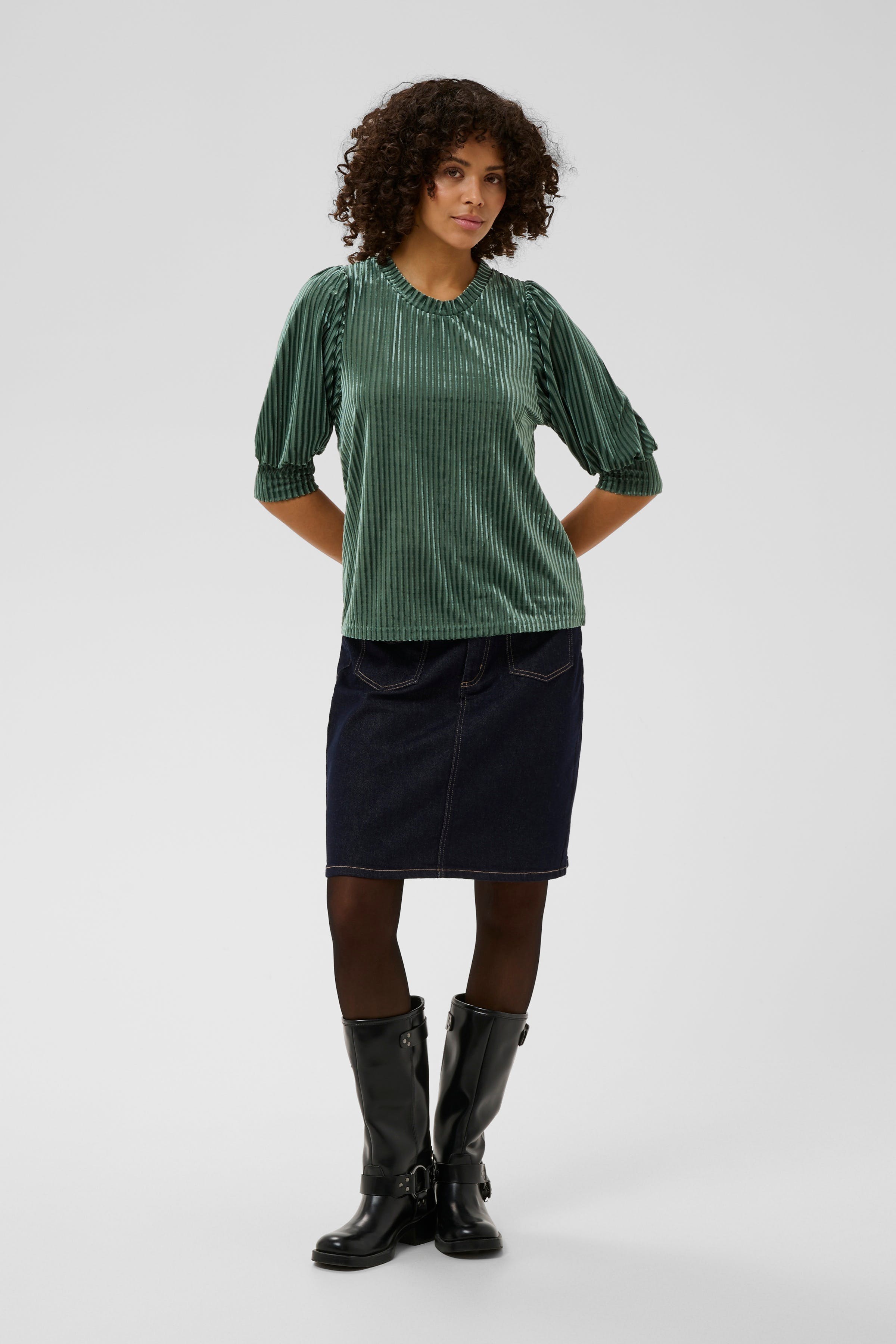 KAcaca Velour blouse LOOKBOOK FRONT 10503887-106796