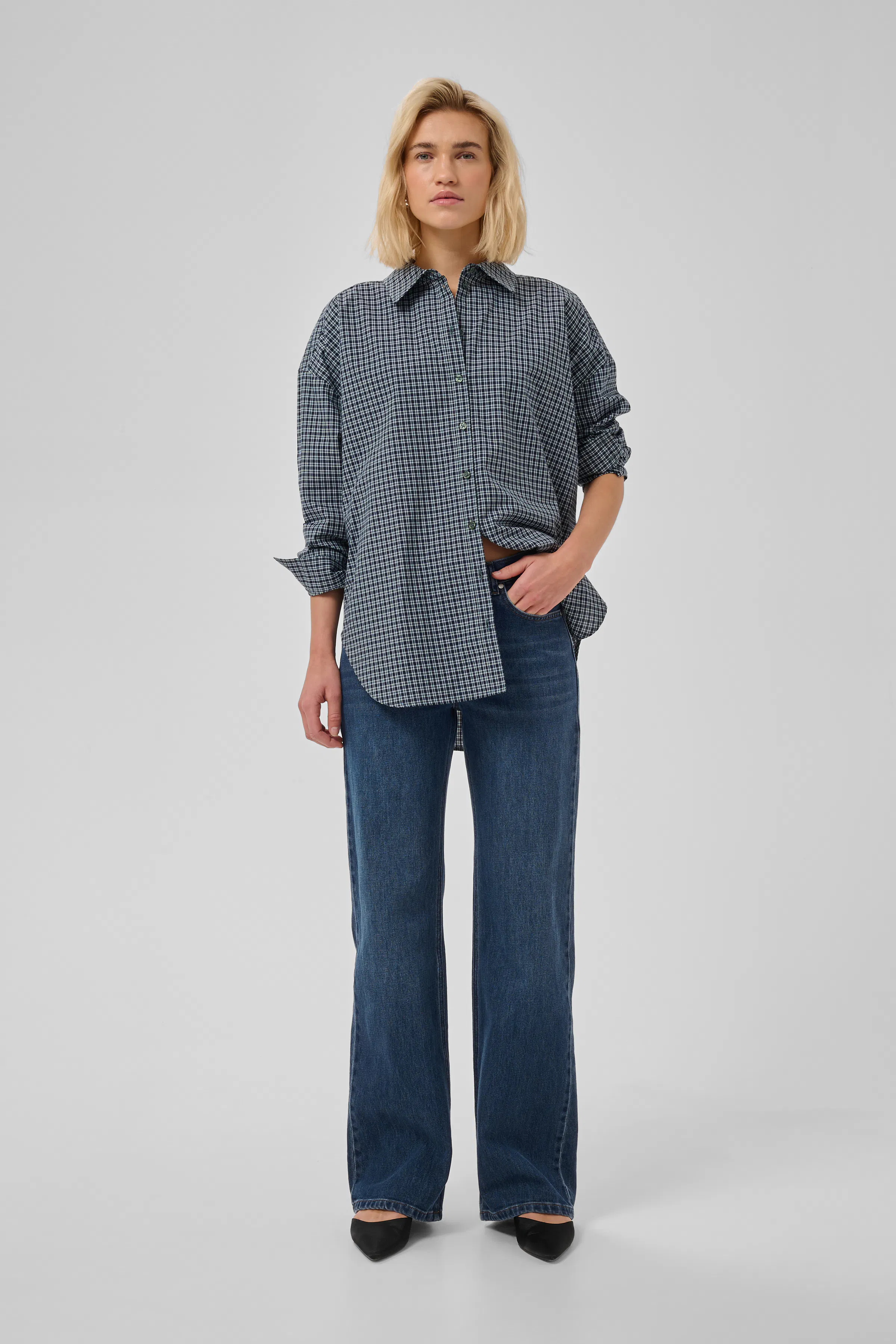 05 THE LOUIS HIGH WIDE JEANS LOOKBOOK FRONT 10704222-100062