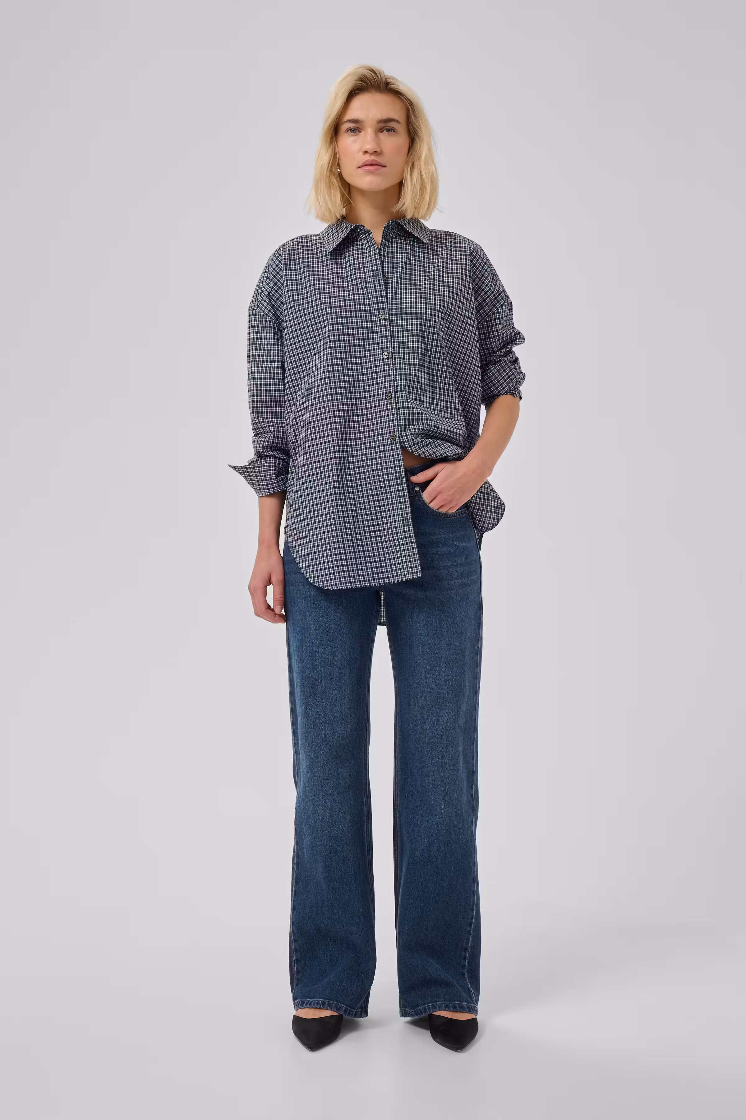 05 THE LOUIS HIGH WIDE JEANS LOOKBOOK FRONT 10704222-100062