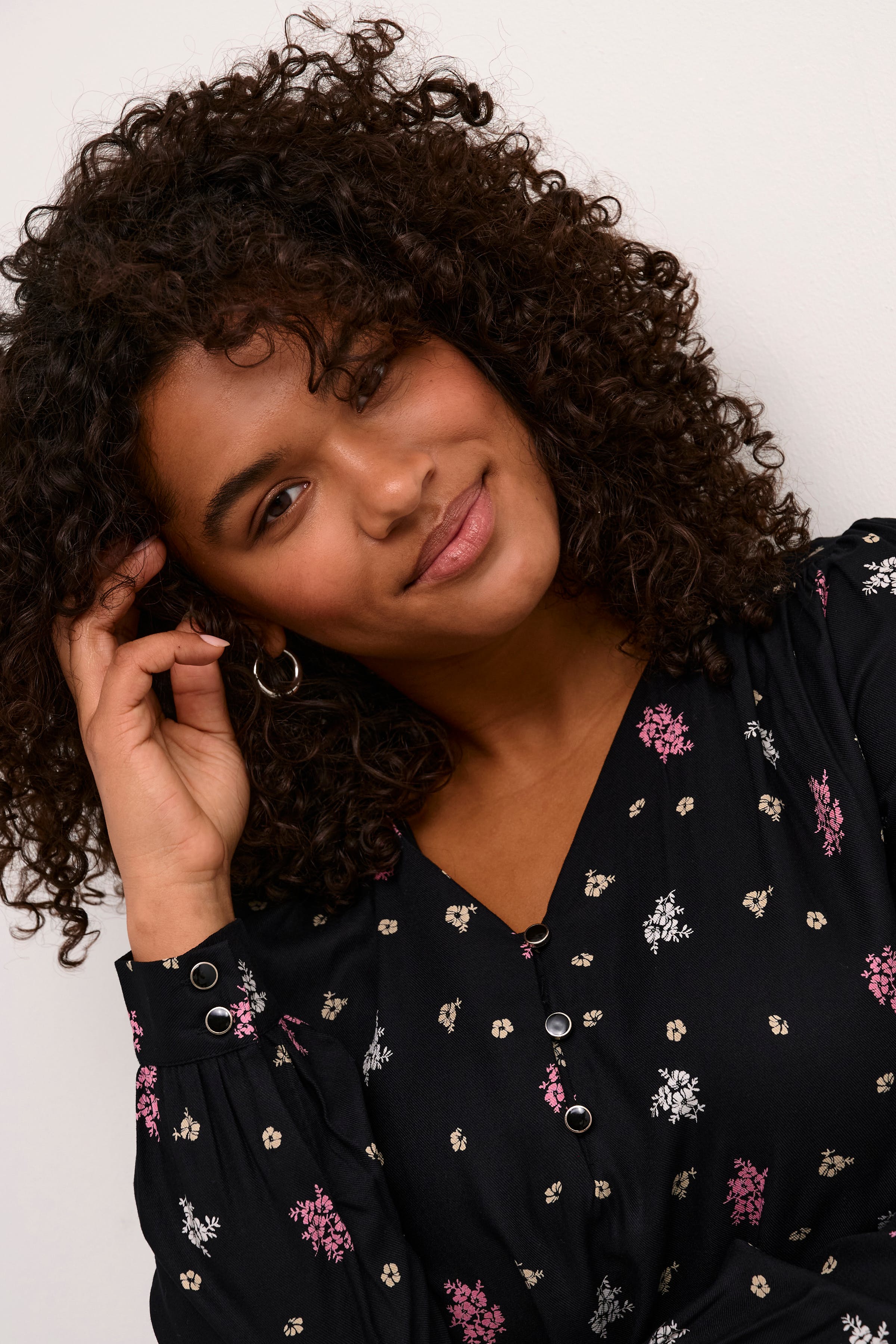 KCdalia Blouse LOOKBOOK DETAIL 10581976-105282