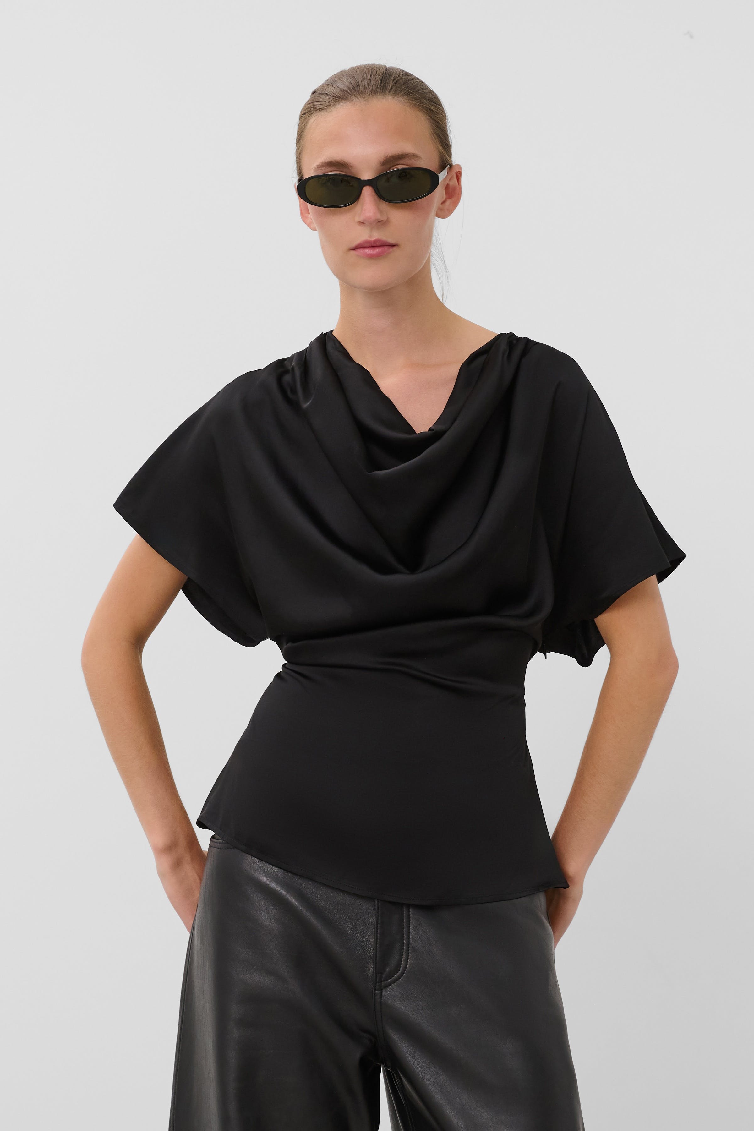 SLEvilia Blouse LOOKBOOK FRONT 30410201-194008