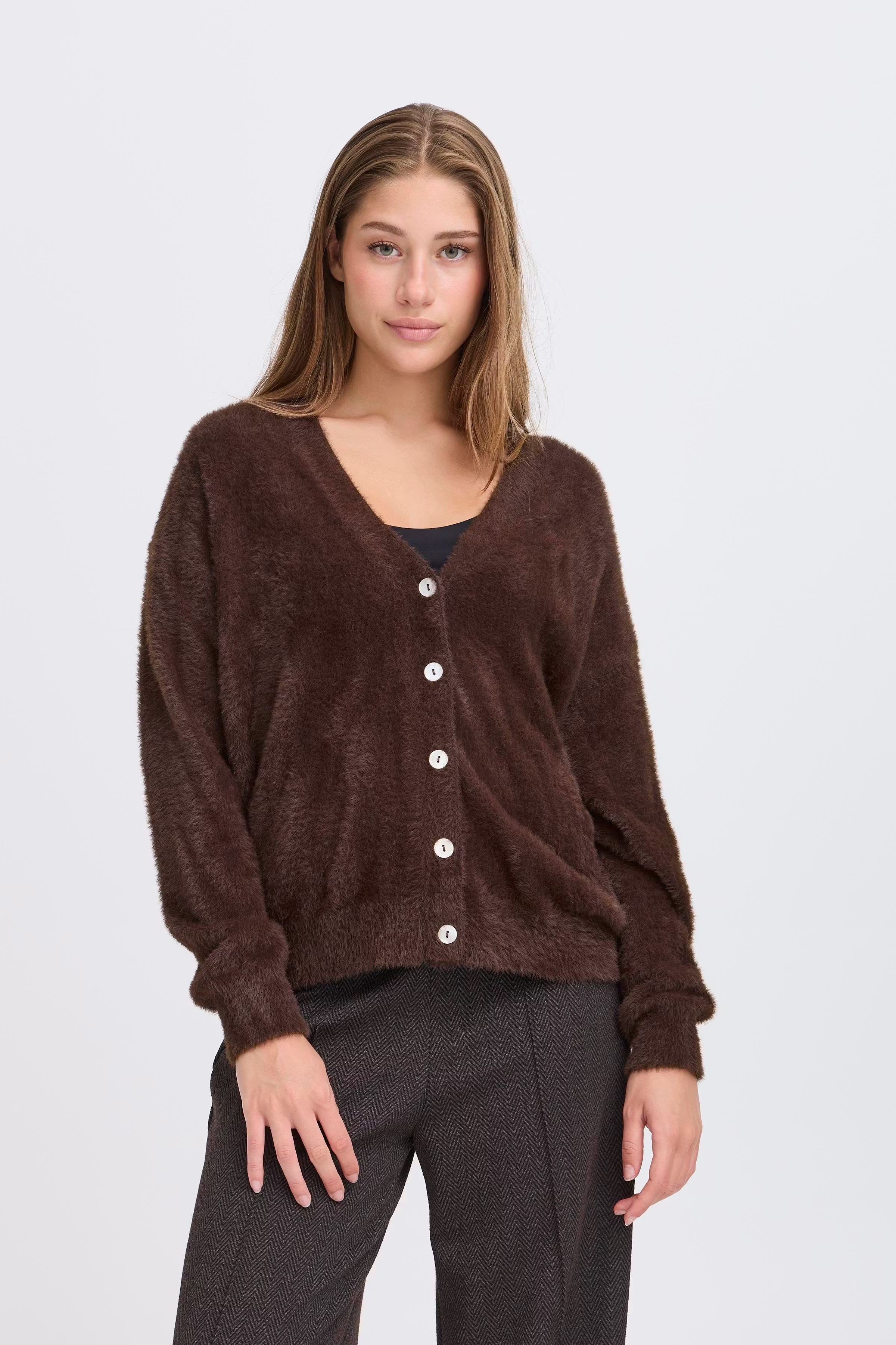 IHBRULA Cardigan LOOKBOOK FRONT 20124620-190915