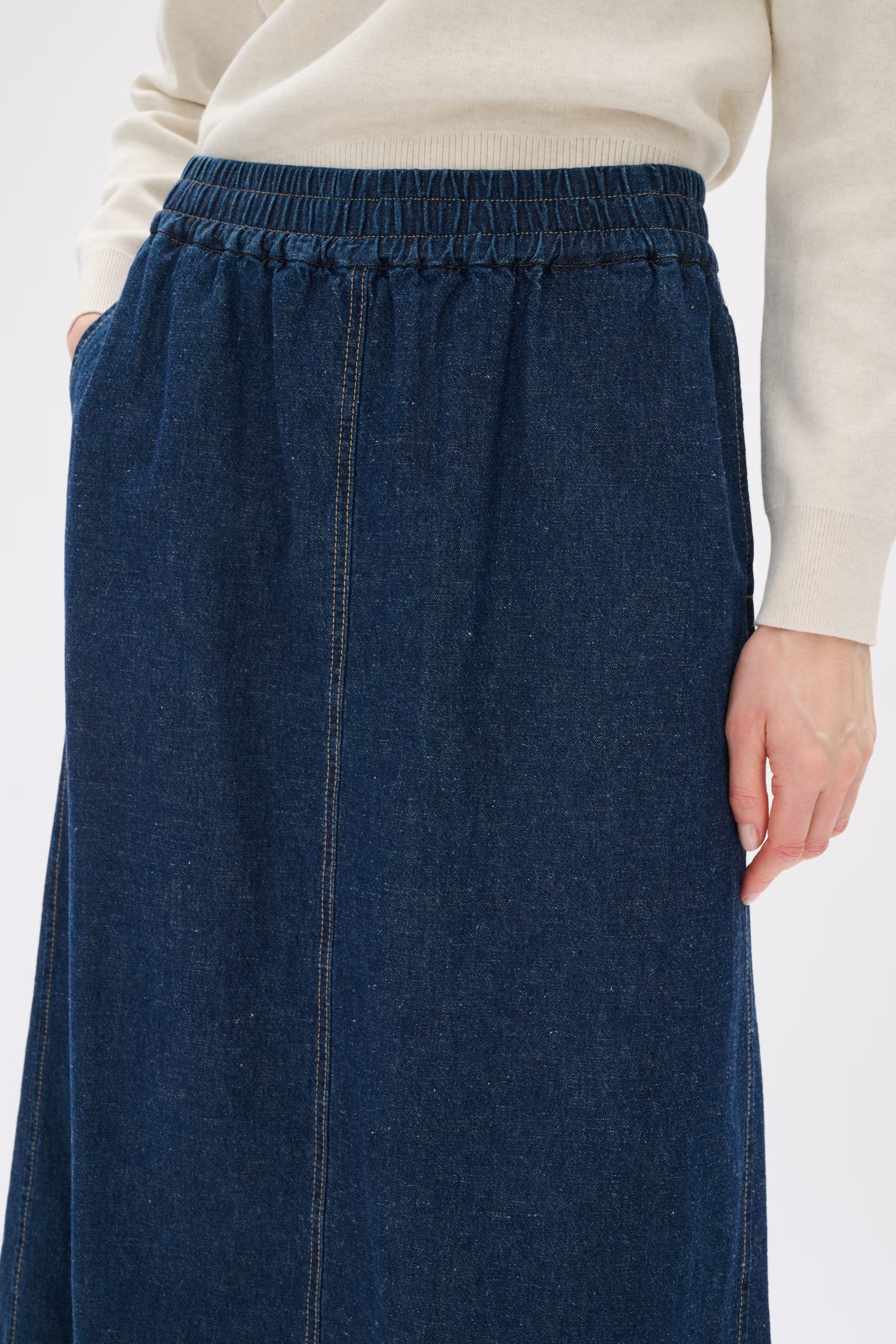 RubinaIW Skjørt LOOKBOOK DETAIL 30110337-300013