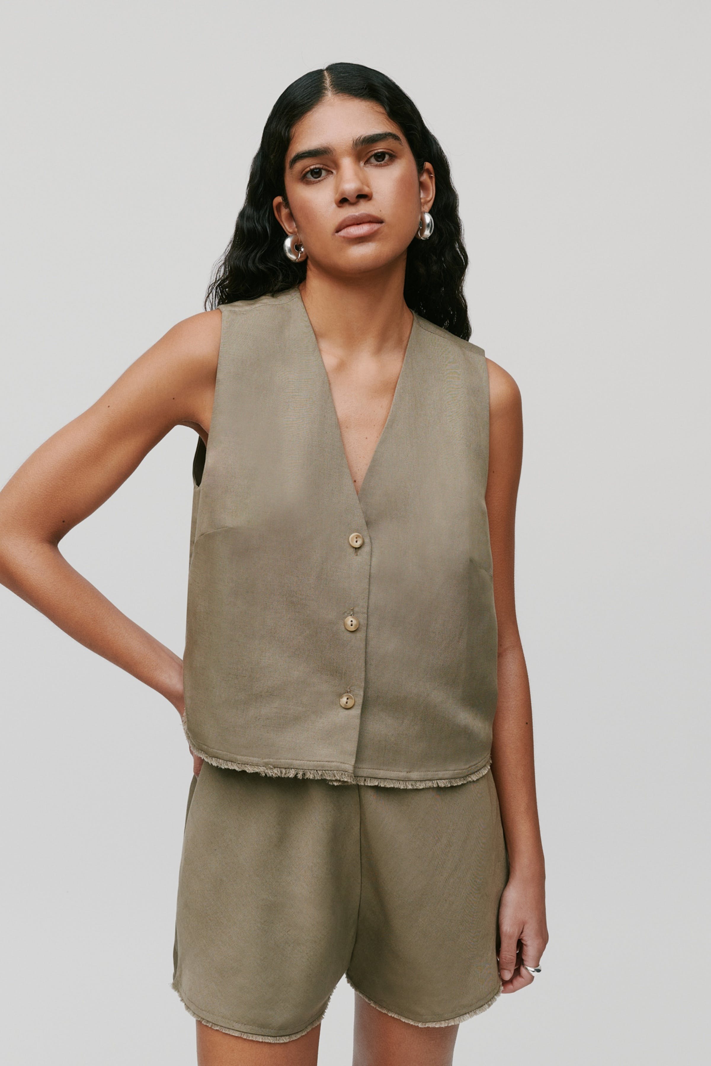 TALA Blouse LOOKBOOK FRONT 30600485-GR549