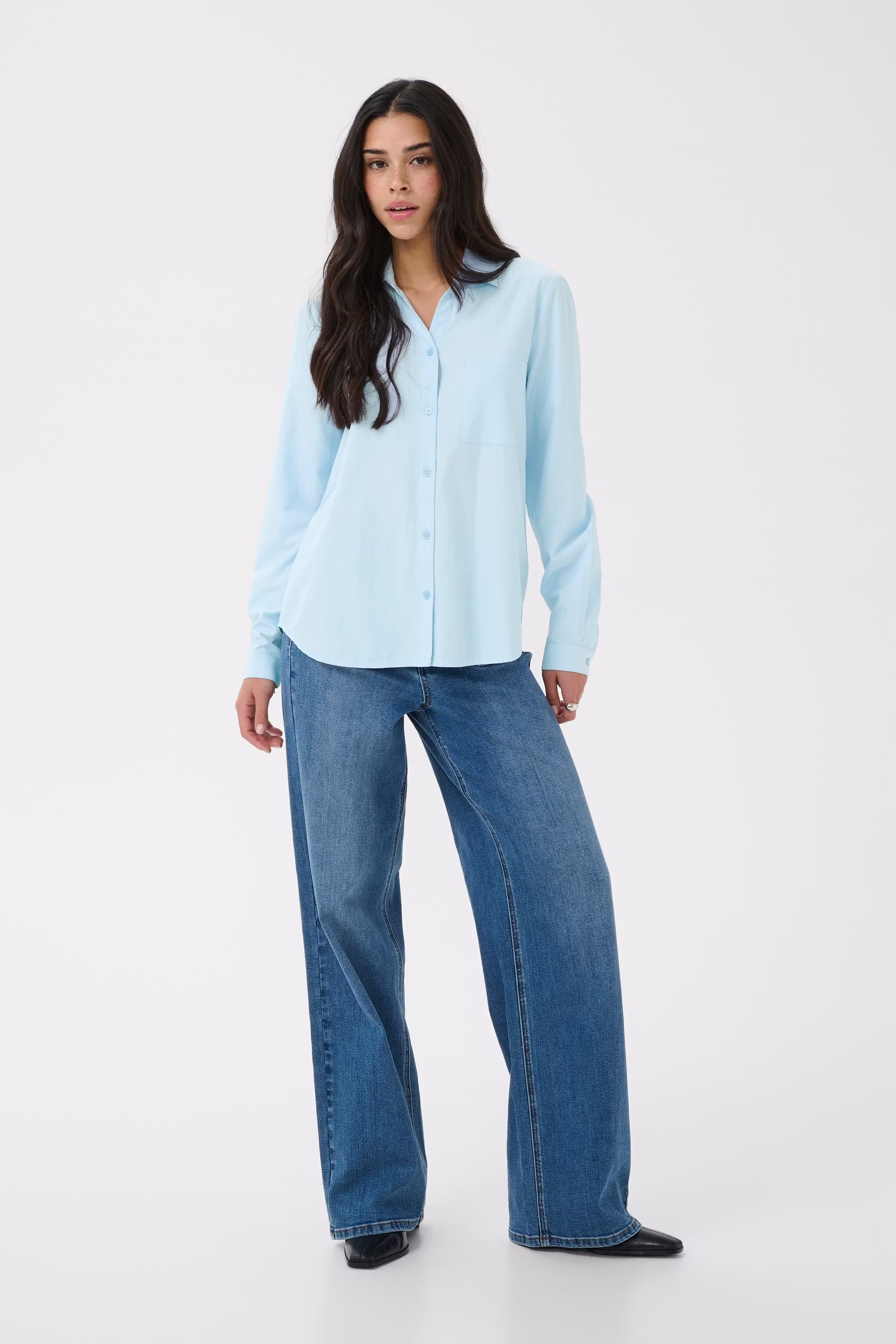 KAmilia Skjorta LOOKBOOK FRONT 10511458-144005