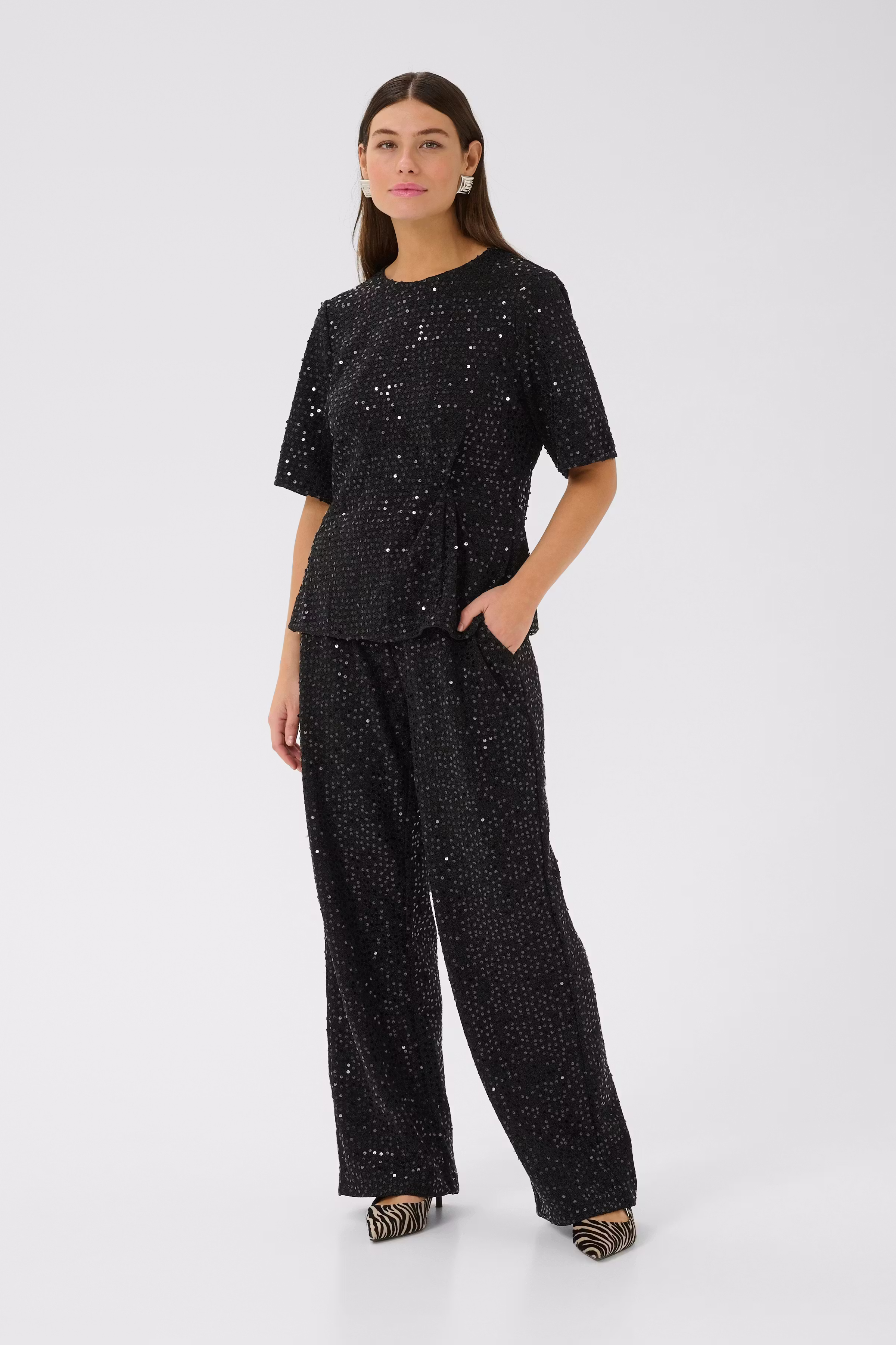 CUtamera Paillettenblouse LOOKBOOK FRONT 50112367-500012