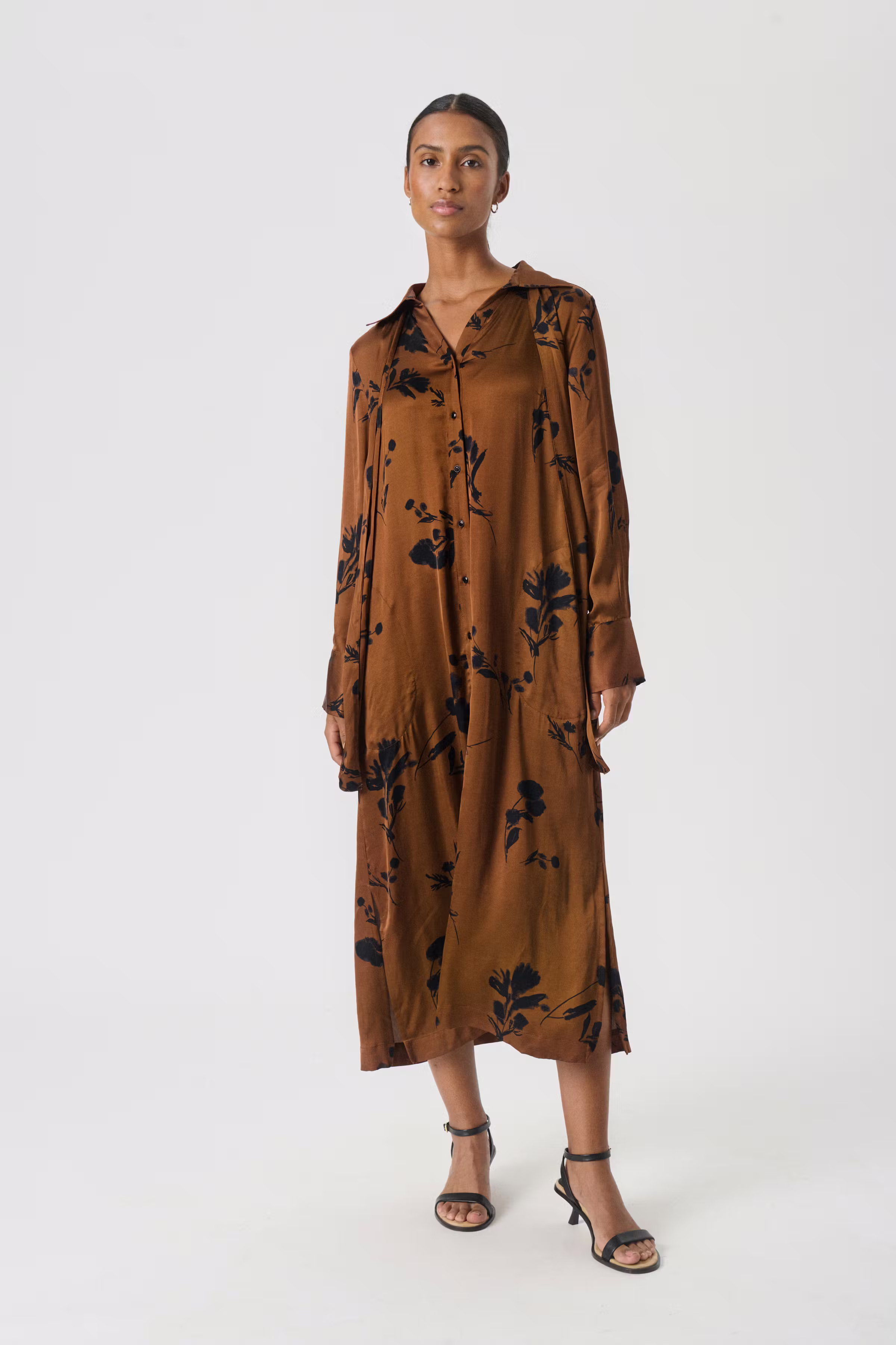 VarnaPW Dress LOOKBOOK FRONT 30310142-304385