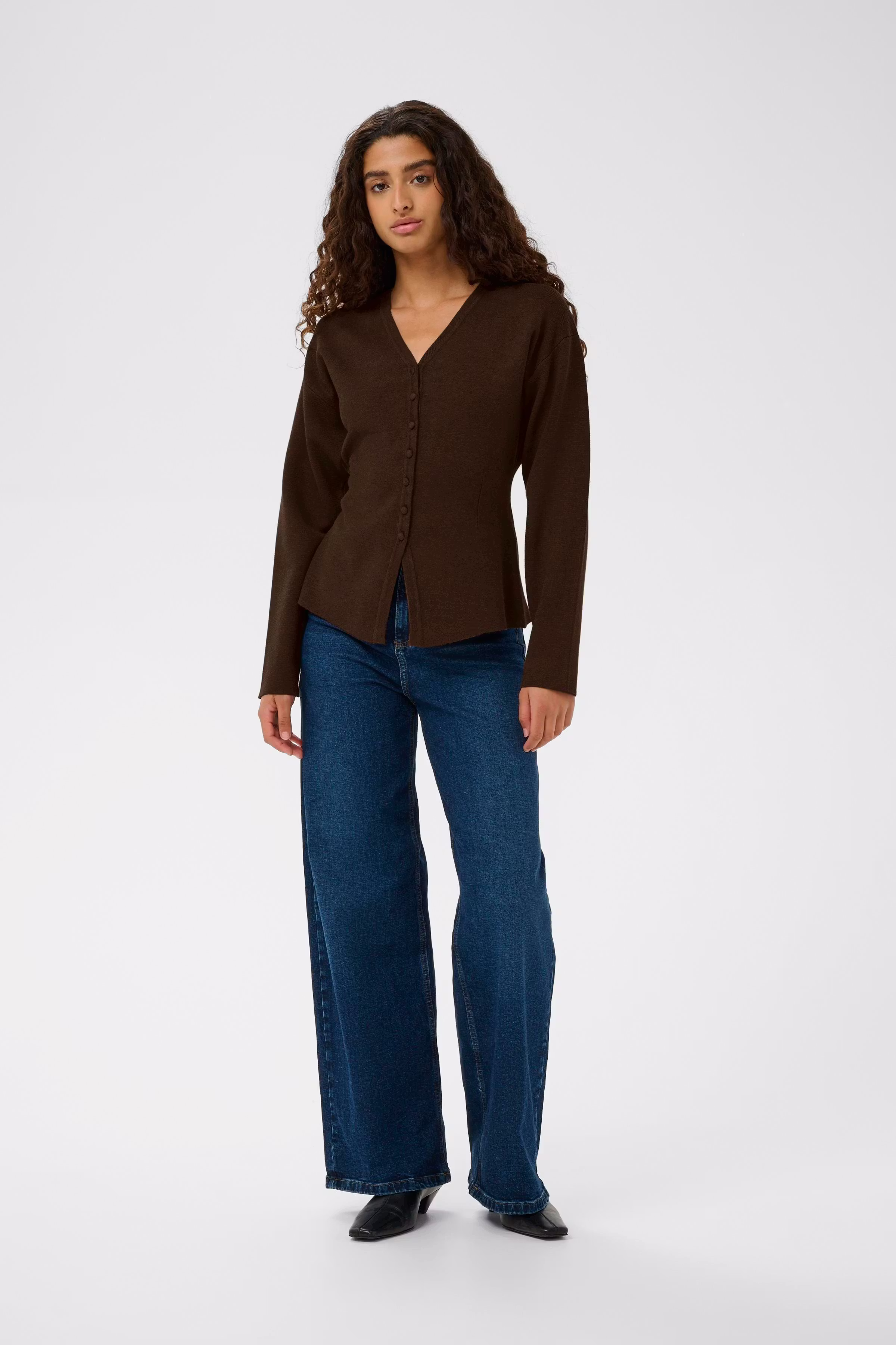 YenahIW Fitted Cardigan LOOKBOOK FRONT 30111125-1914191