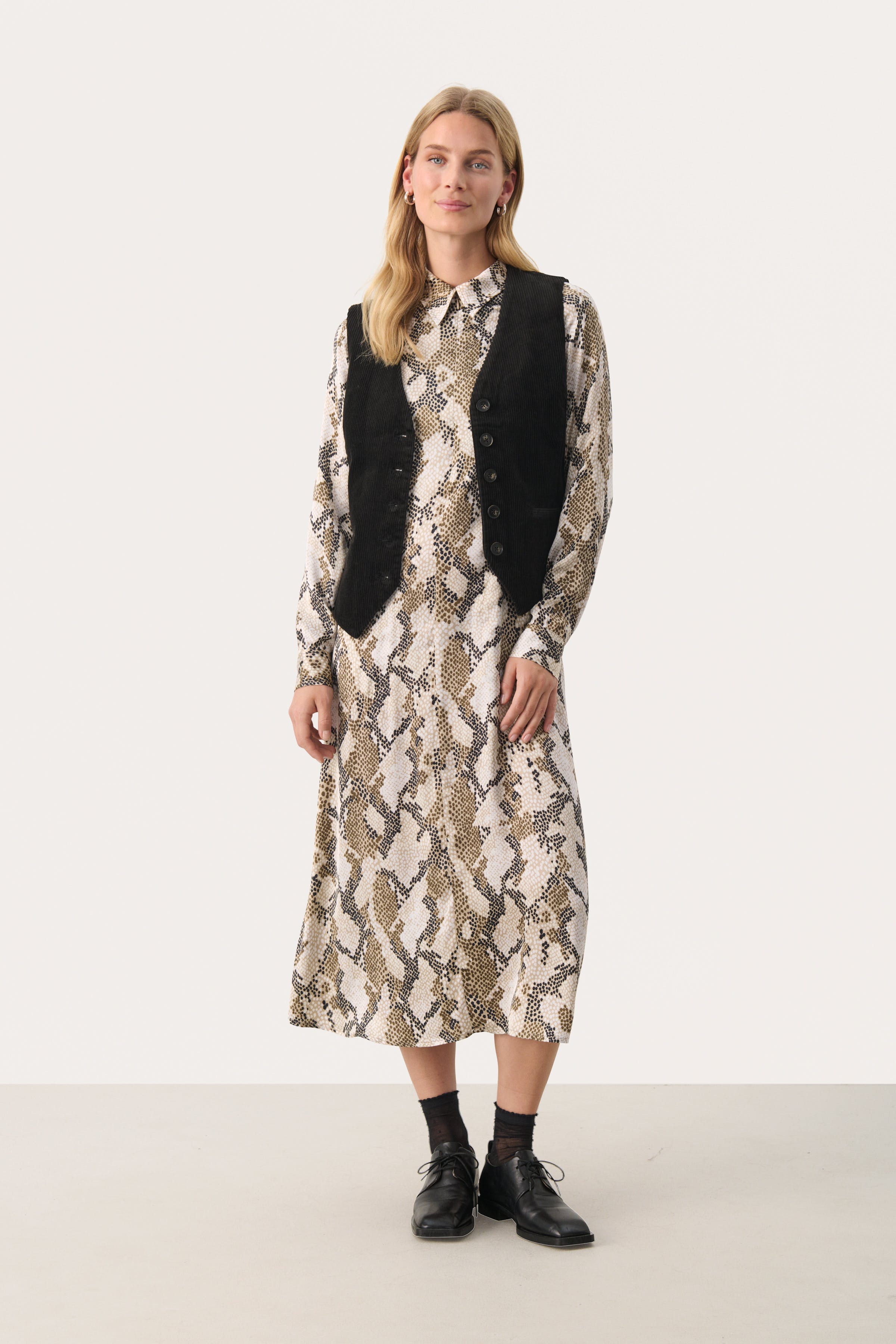 LinkaPW vest LOOKBOOK BACK 30308909-194008