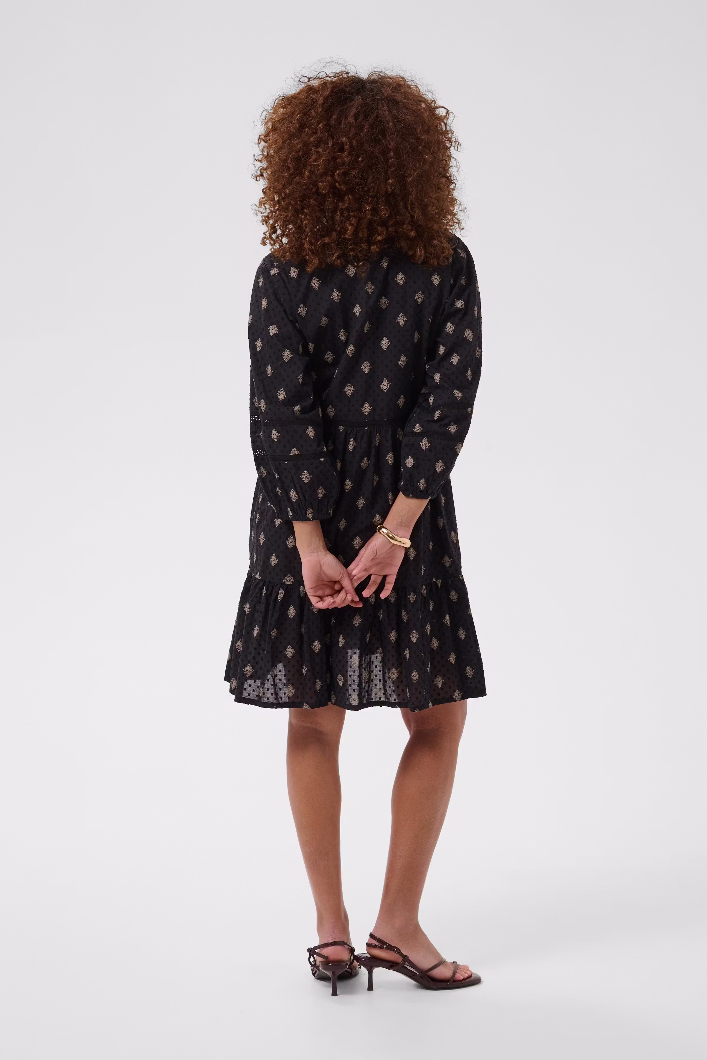 KAwila Robe LOOKBOOK BACK 10511800-109501