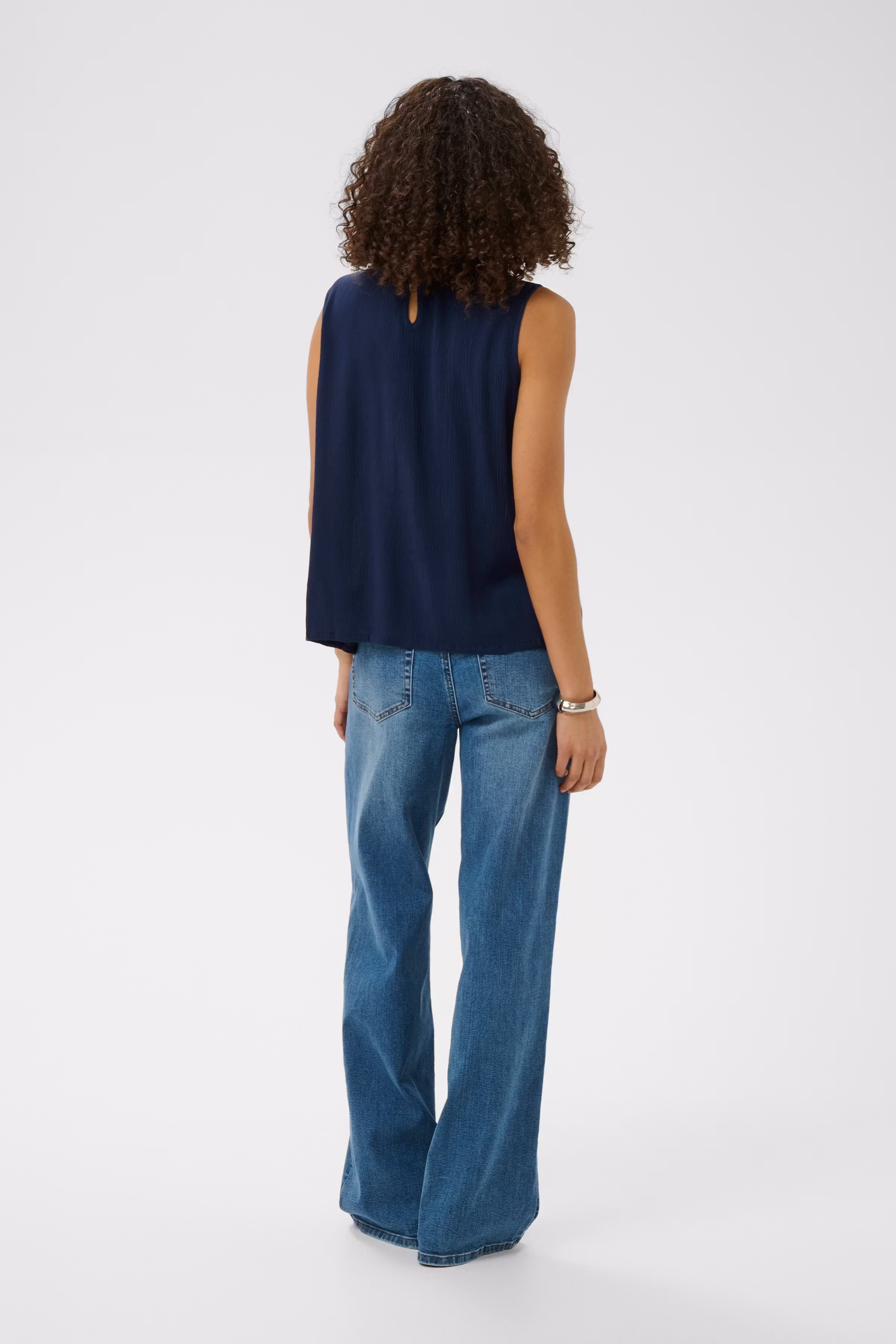 KAmeredith Bluse LOOKBOOK BACK 10512420-193921