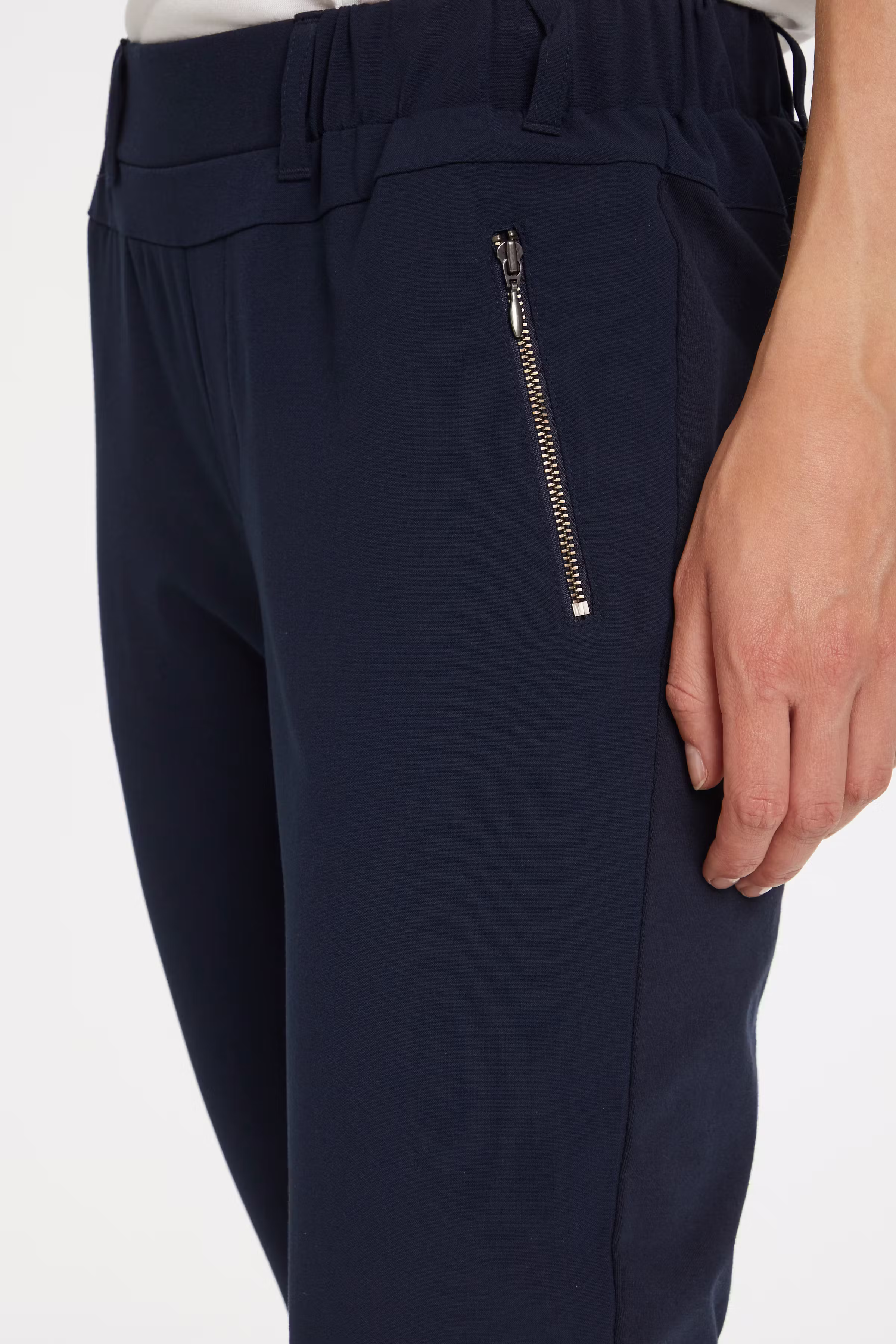 Jillian Bukser LOOKBOOK DETAIL 10501106-52737