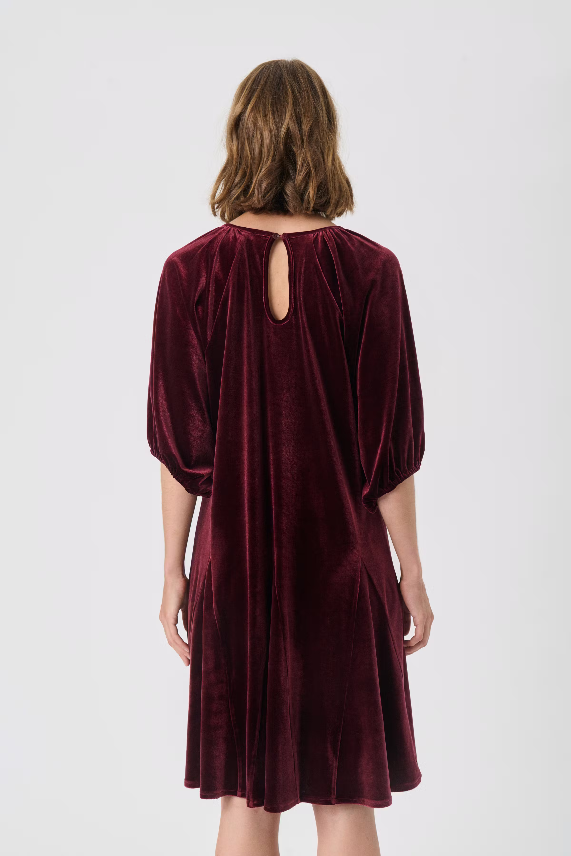 RuthyaPW Kjole LOOKBOOK BACK 30310230-191725