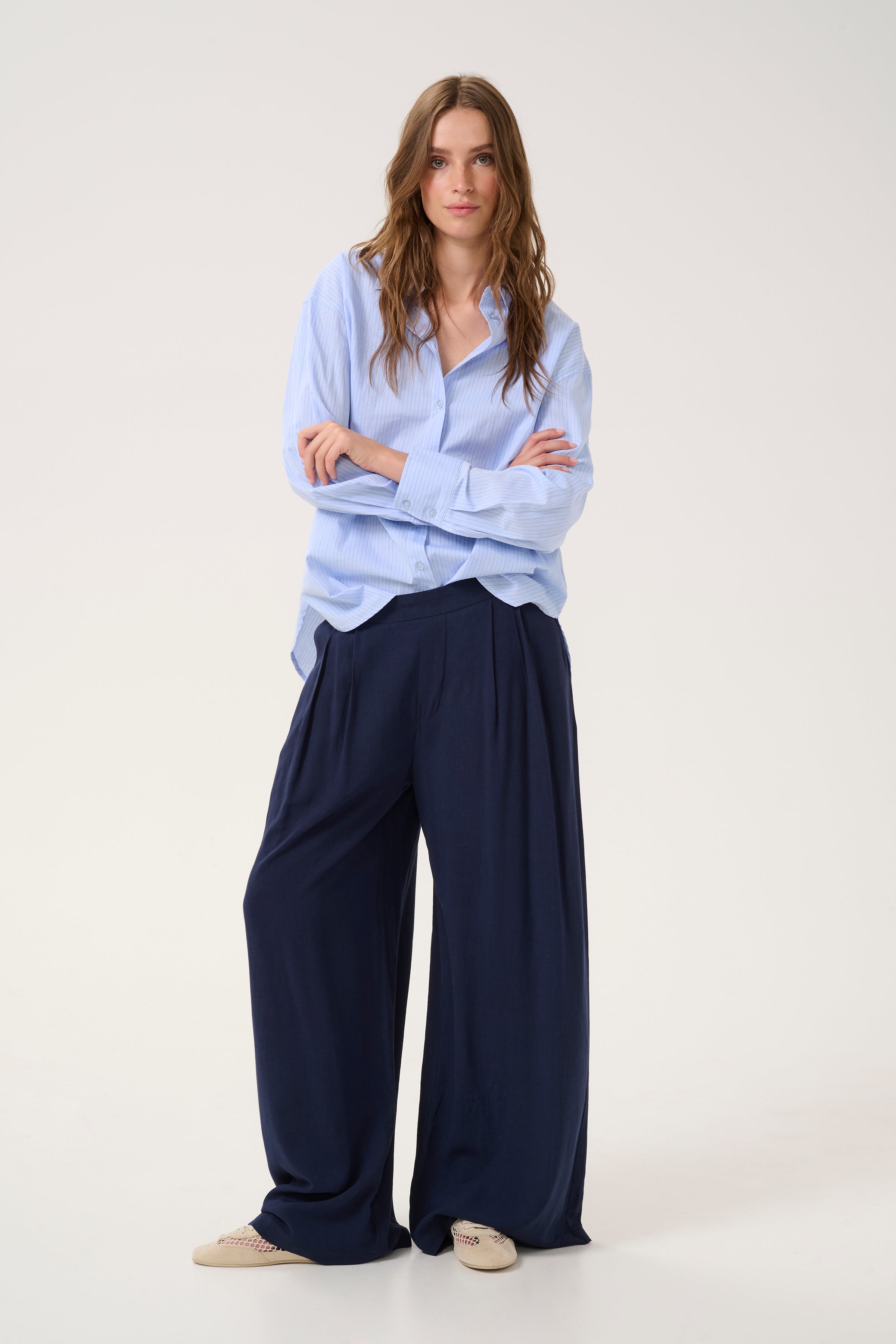 TiraMW Trousers LOOKBOOK FRONT 10705025-103565