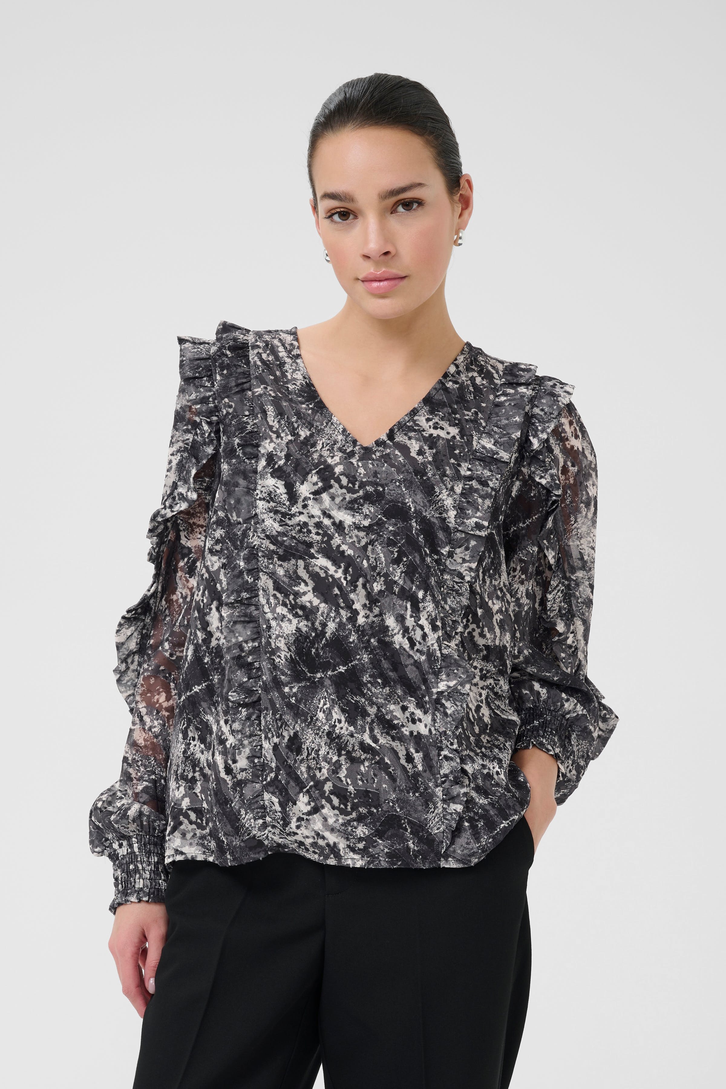 KAalica Bluse LOOKBOOK FRONT 10510525-108203