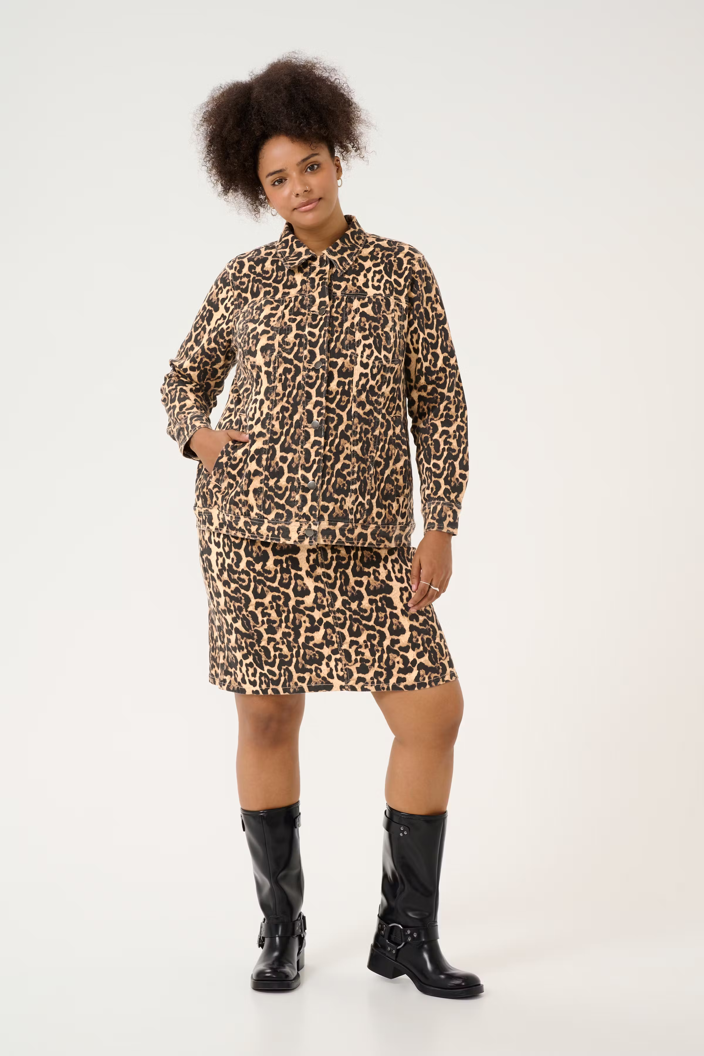 KCleonoma Leopardjacka LOOKBOOK FRONT 10583077-107281