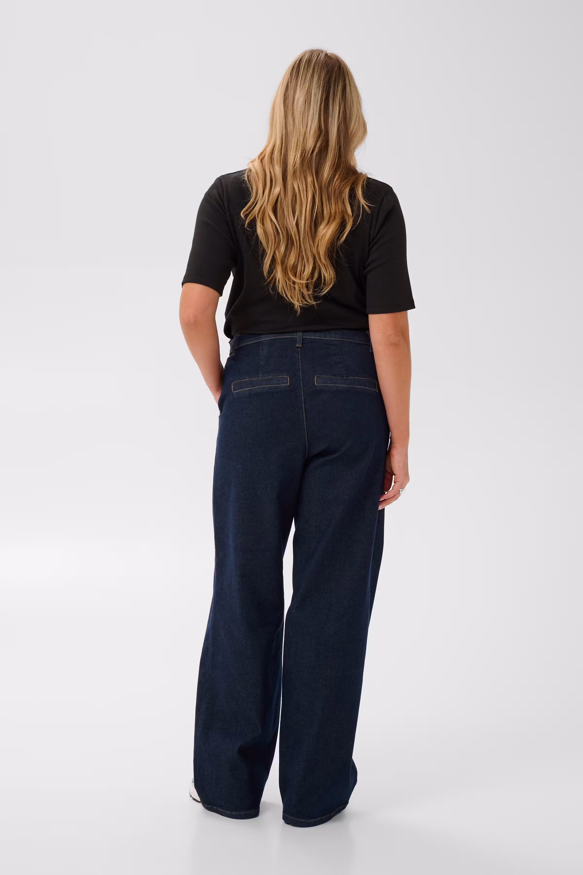 KChailey Jeans LOOKBOOK BACK 10584554-109824