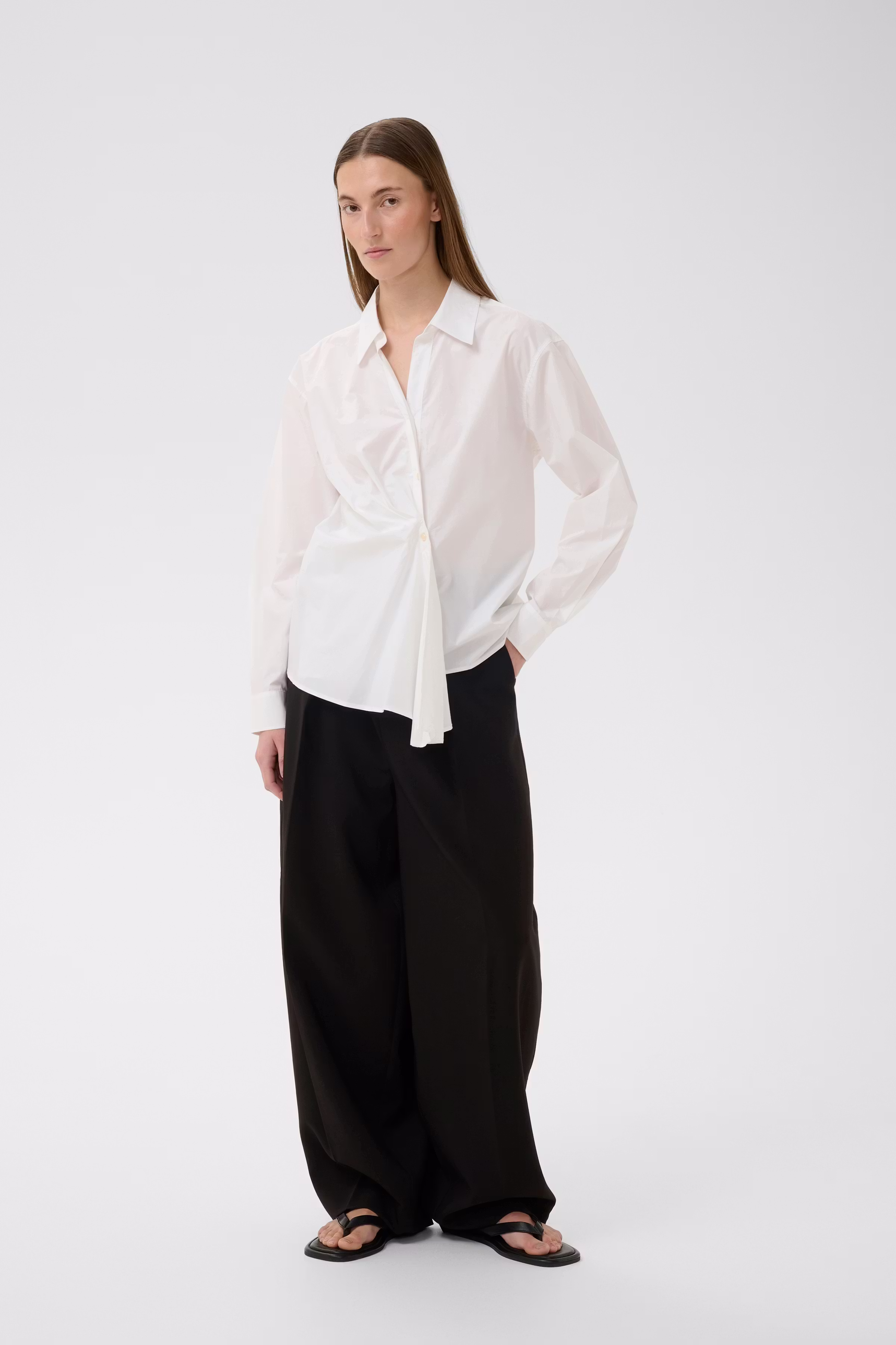 LELOIW Pleated Skjorte LOOKBOOK FRONT 30112453-300001