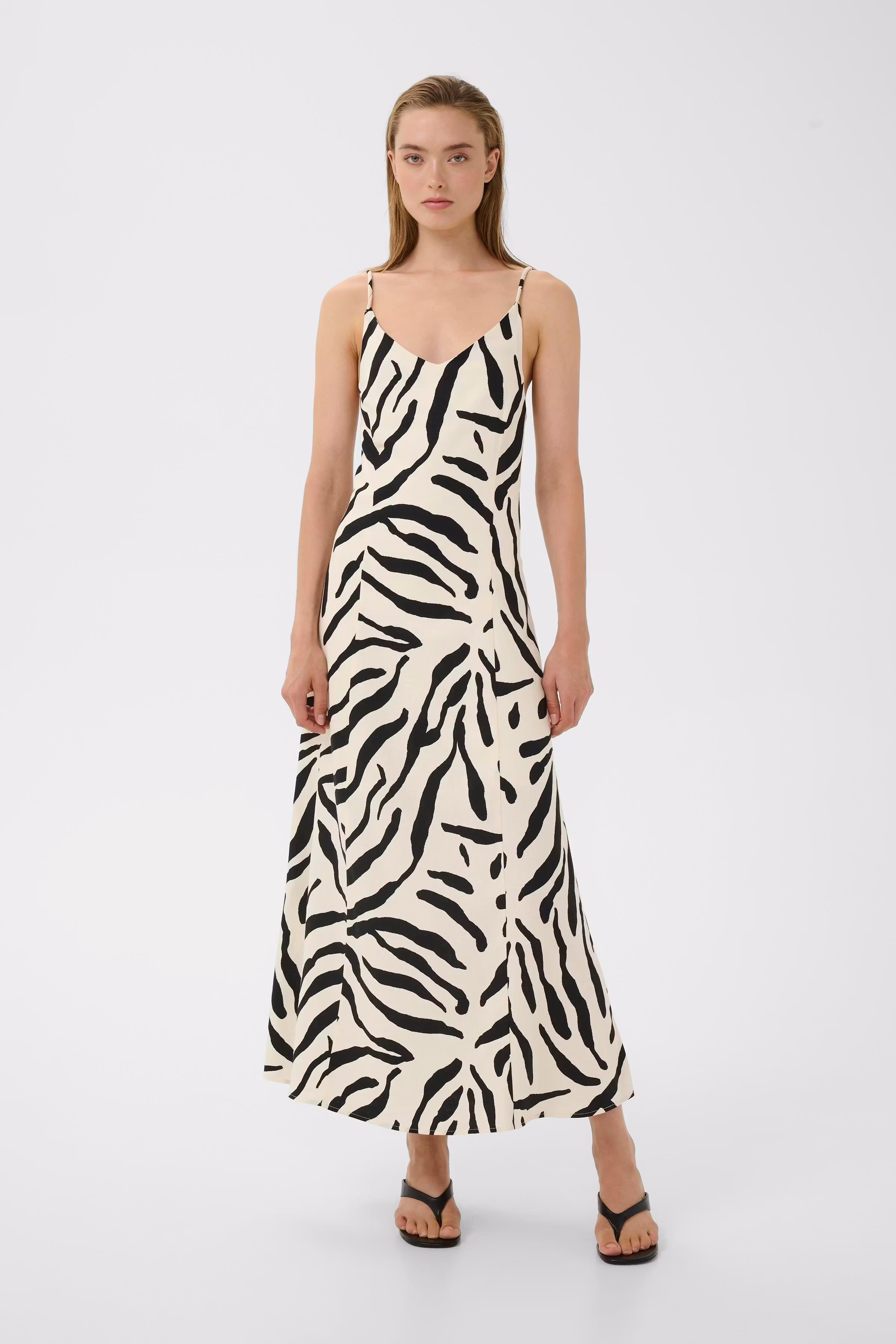 GZzeona Kleid LOOKBOOK FRONT 10911163-109379