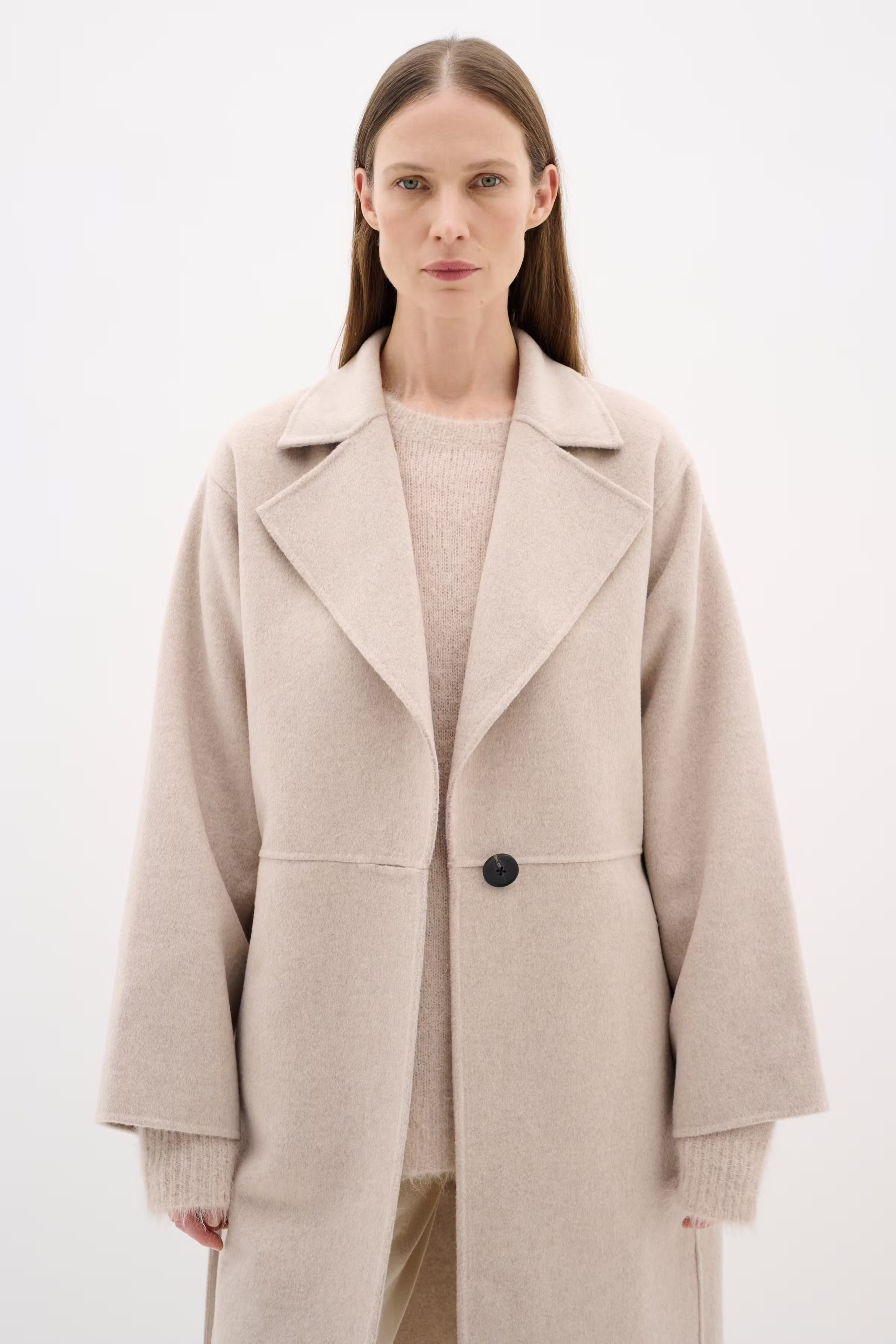 YillaIW Mantel LOOKBOOK FRONT 30110609-300002