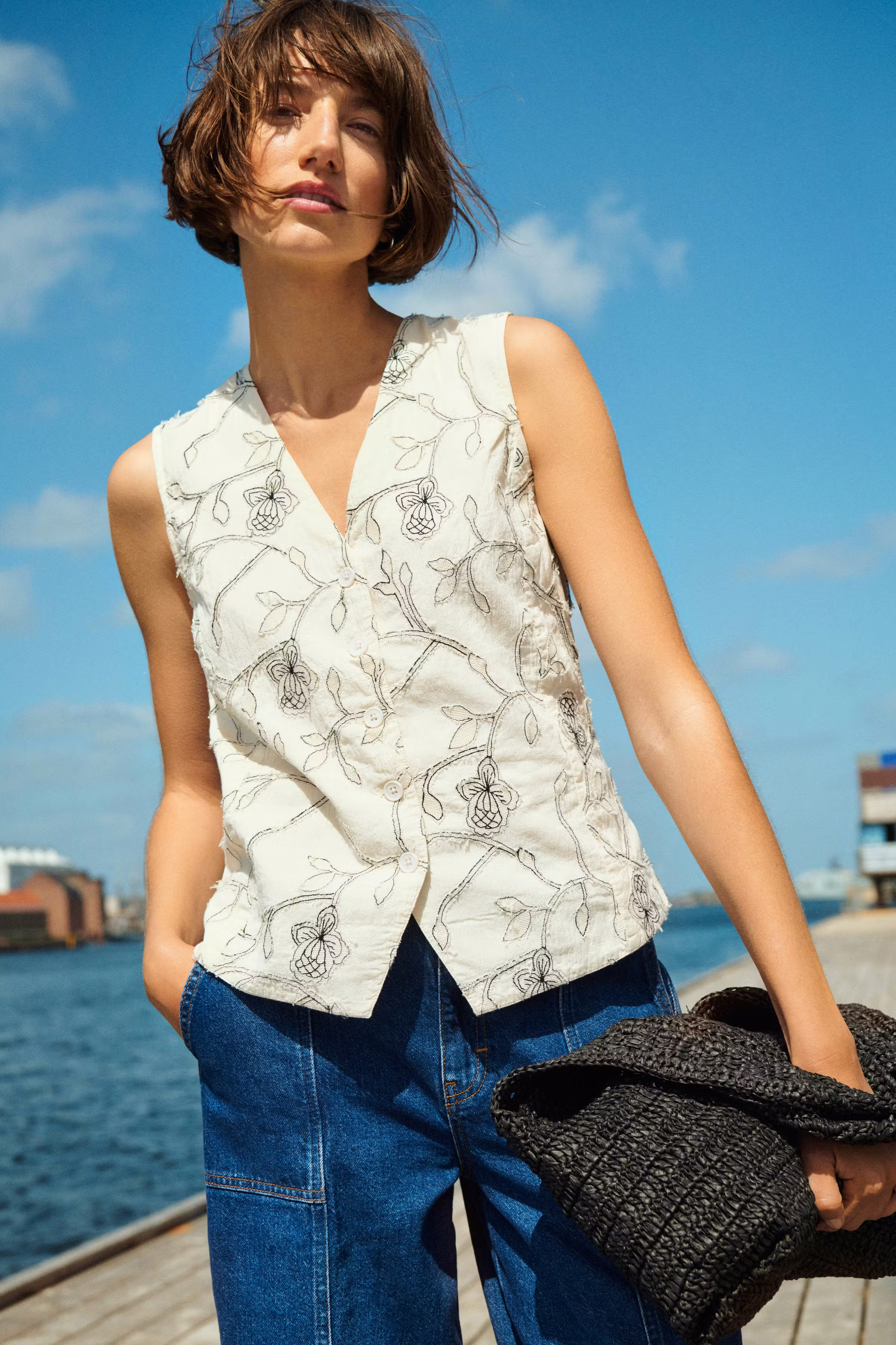 TonyPW Vest LOCATION NONE 30309878-304018