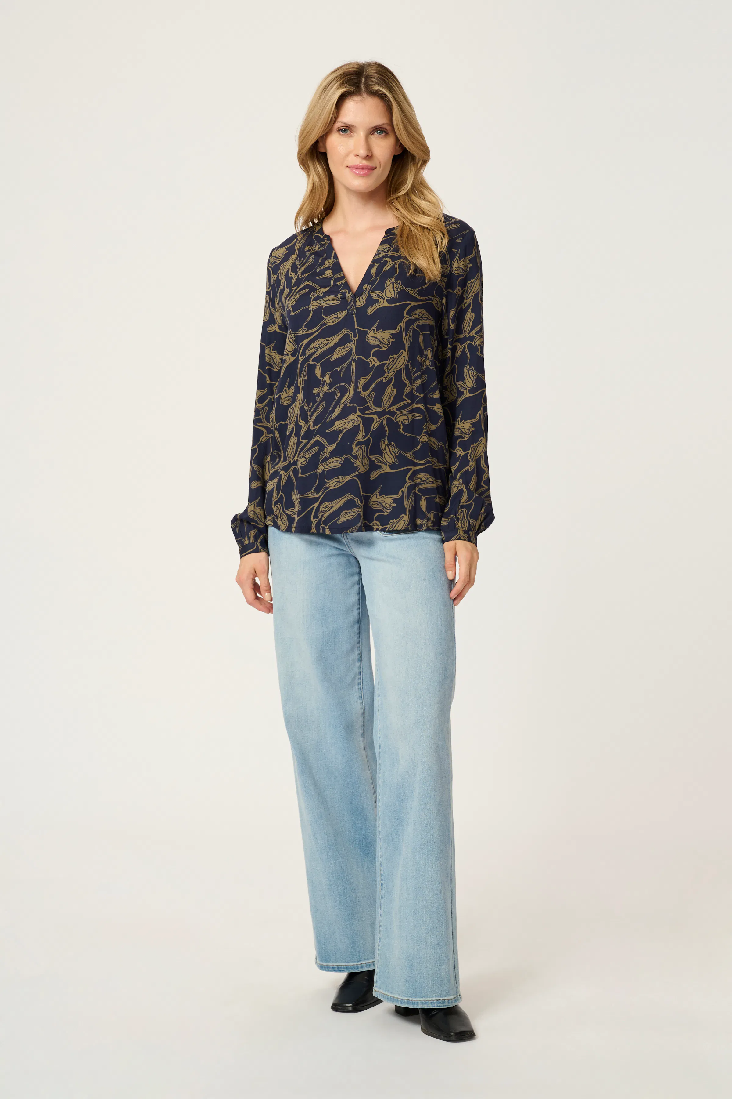 KAelse Blouse LOOKBOOK FRONT 10508677-105688