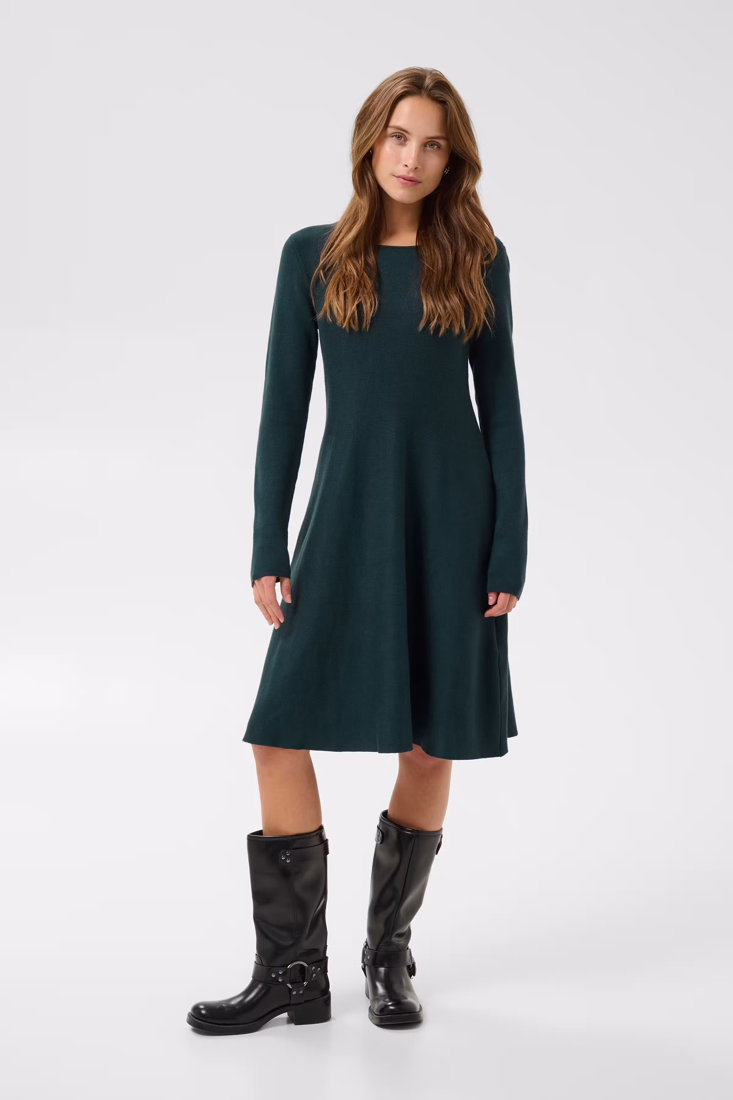KAmalina Kleid LOOKBOOK FRONT 10510683-194908
