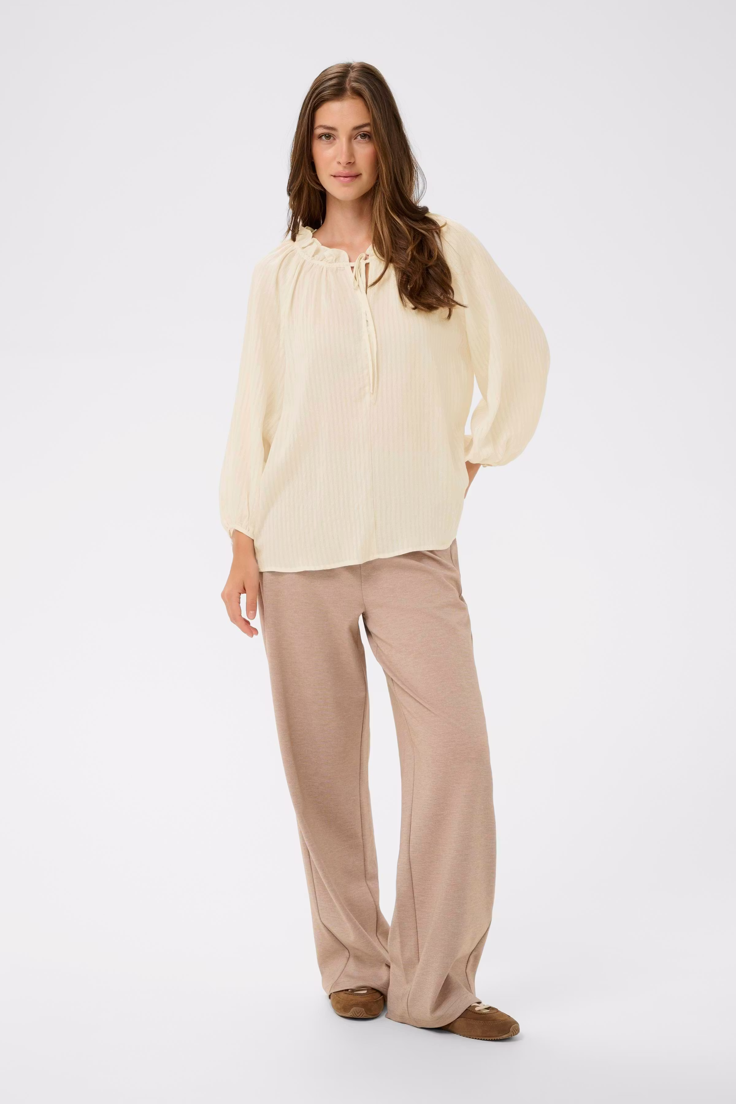 CROma Blouse LOOKBOOK FRONT 10614982-110701