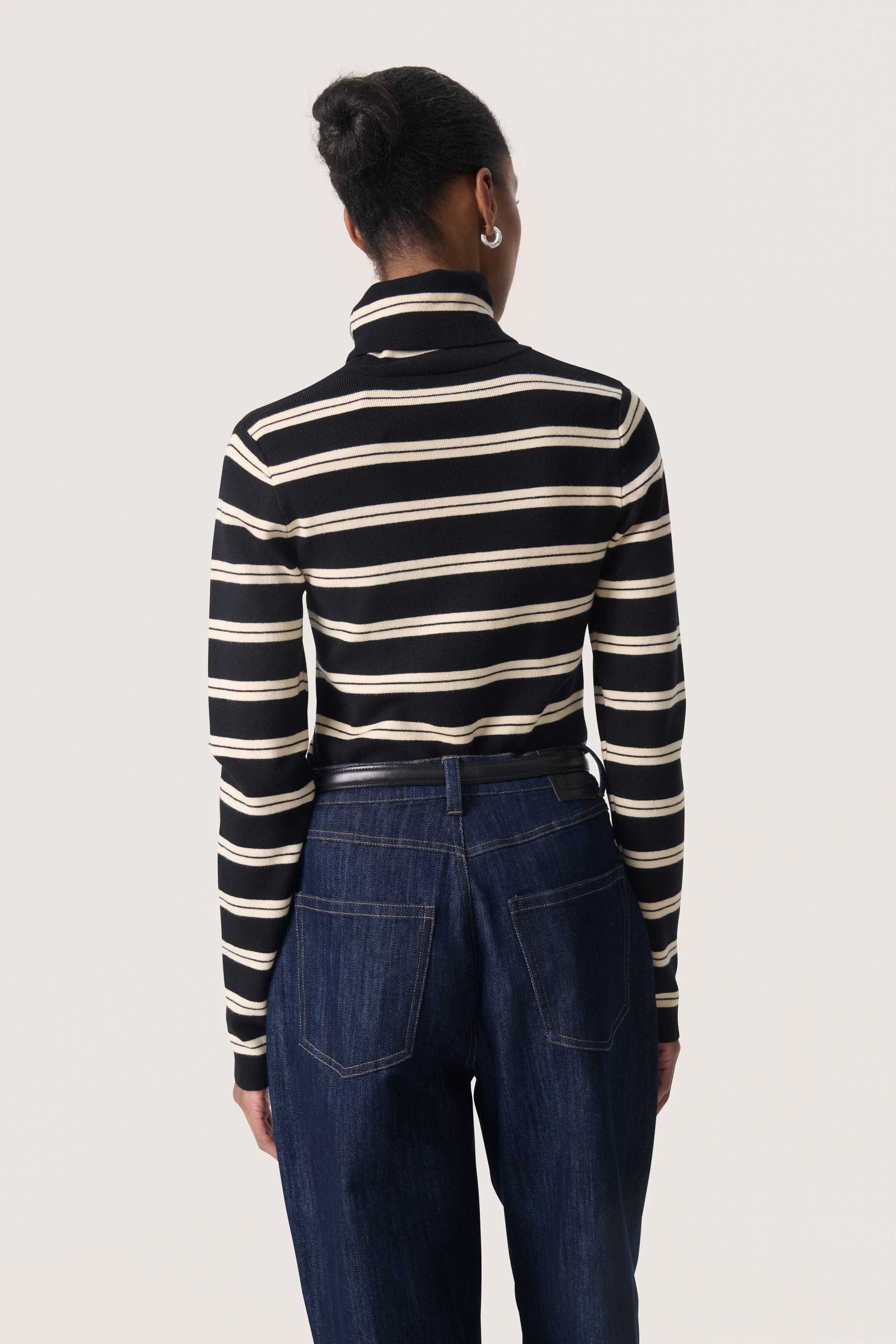 SLSpina Pullover LOOKBOOK BACK 30407690-304129