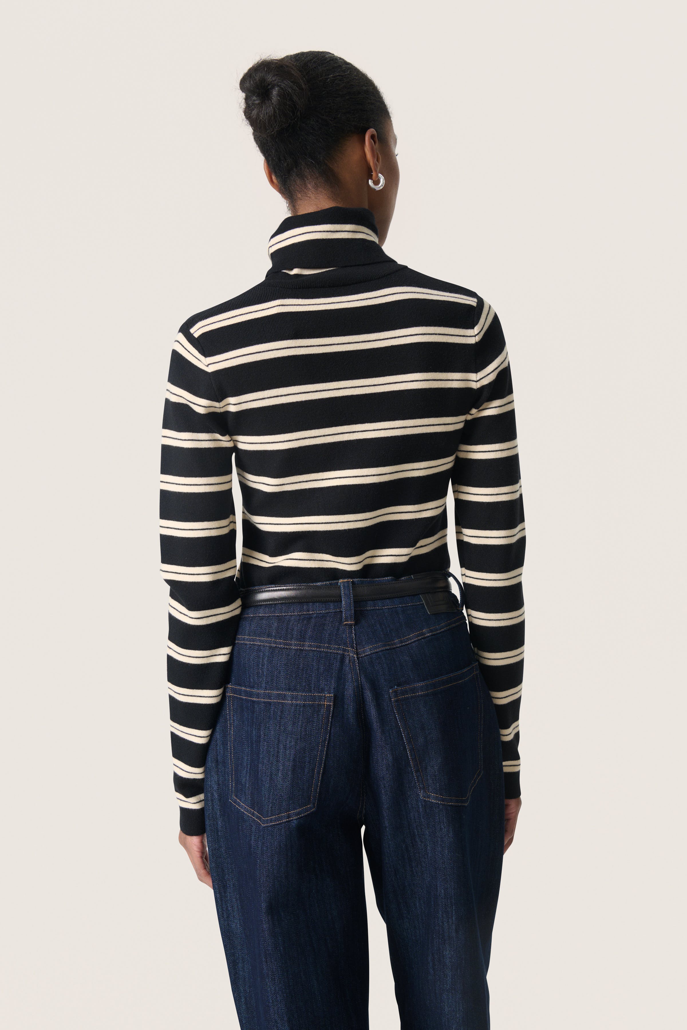 SLSpina Pullover LOOKBOOK BACK 30407690-304129