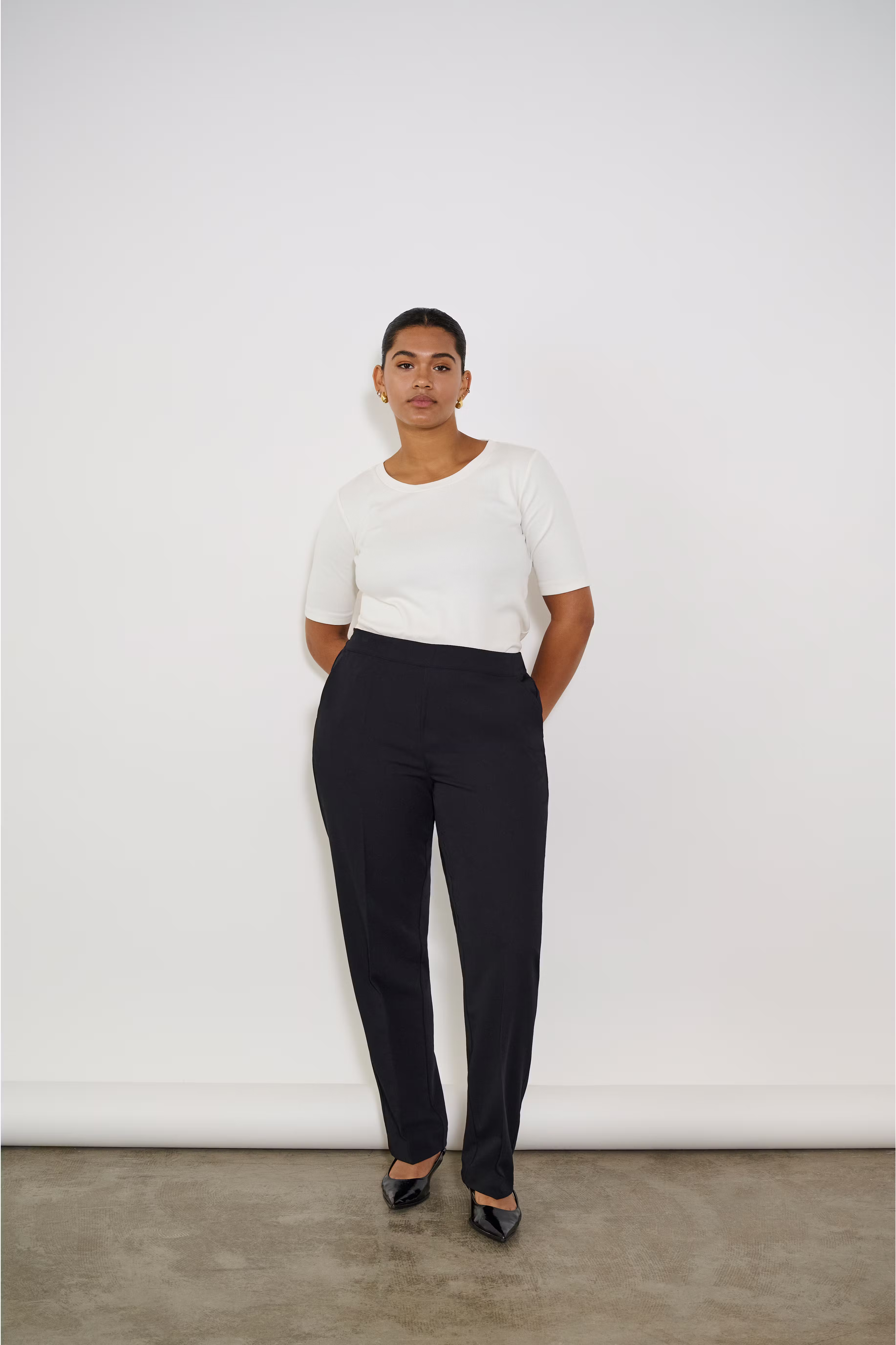 KCsakira Hose LOCATION NONE 10581088-100121