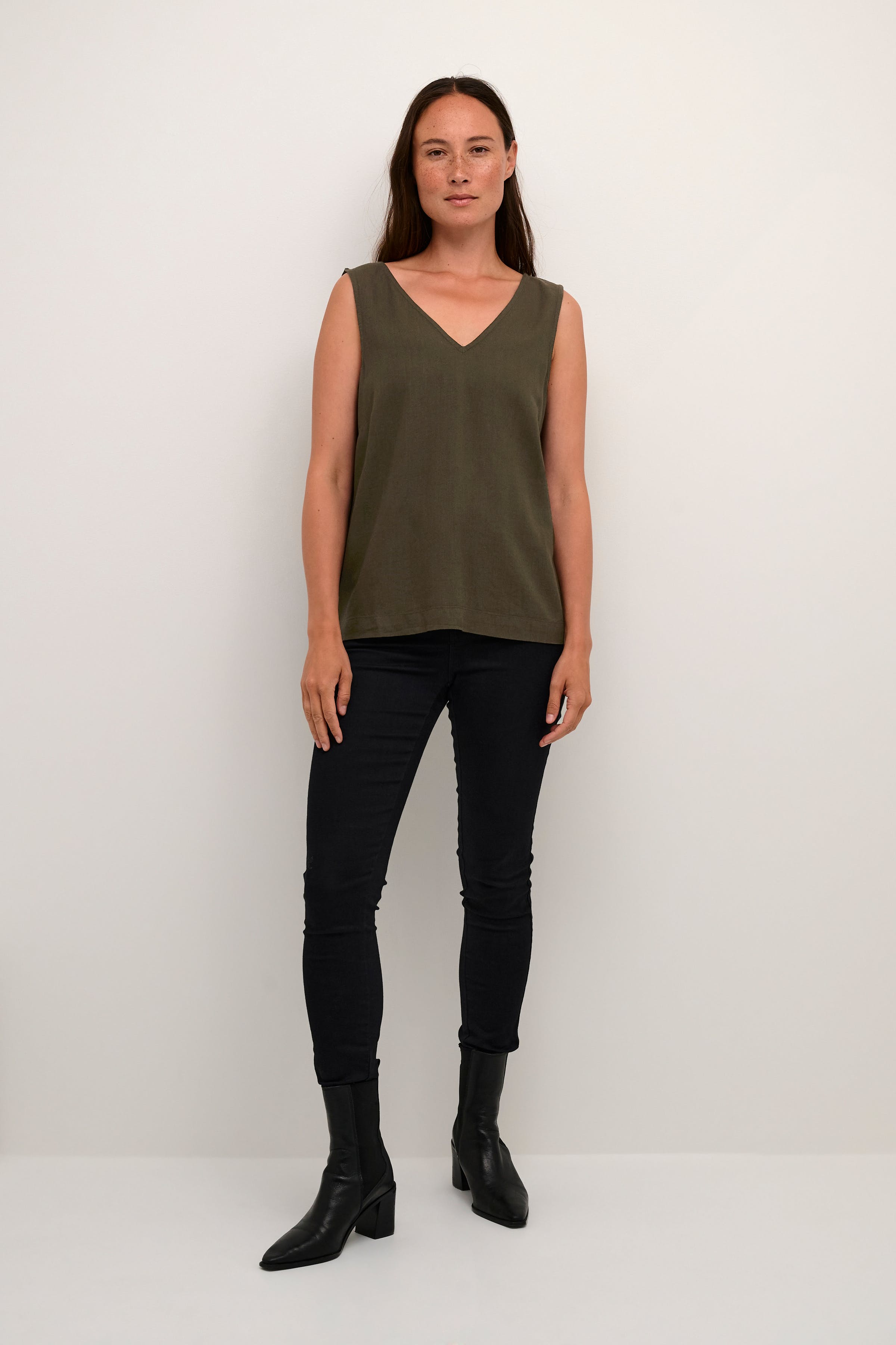 KAmilia Leinen Top LOOKBOOK FRONT 10508426-190414