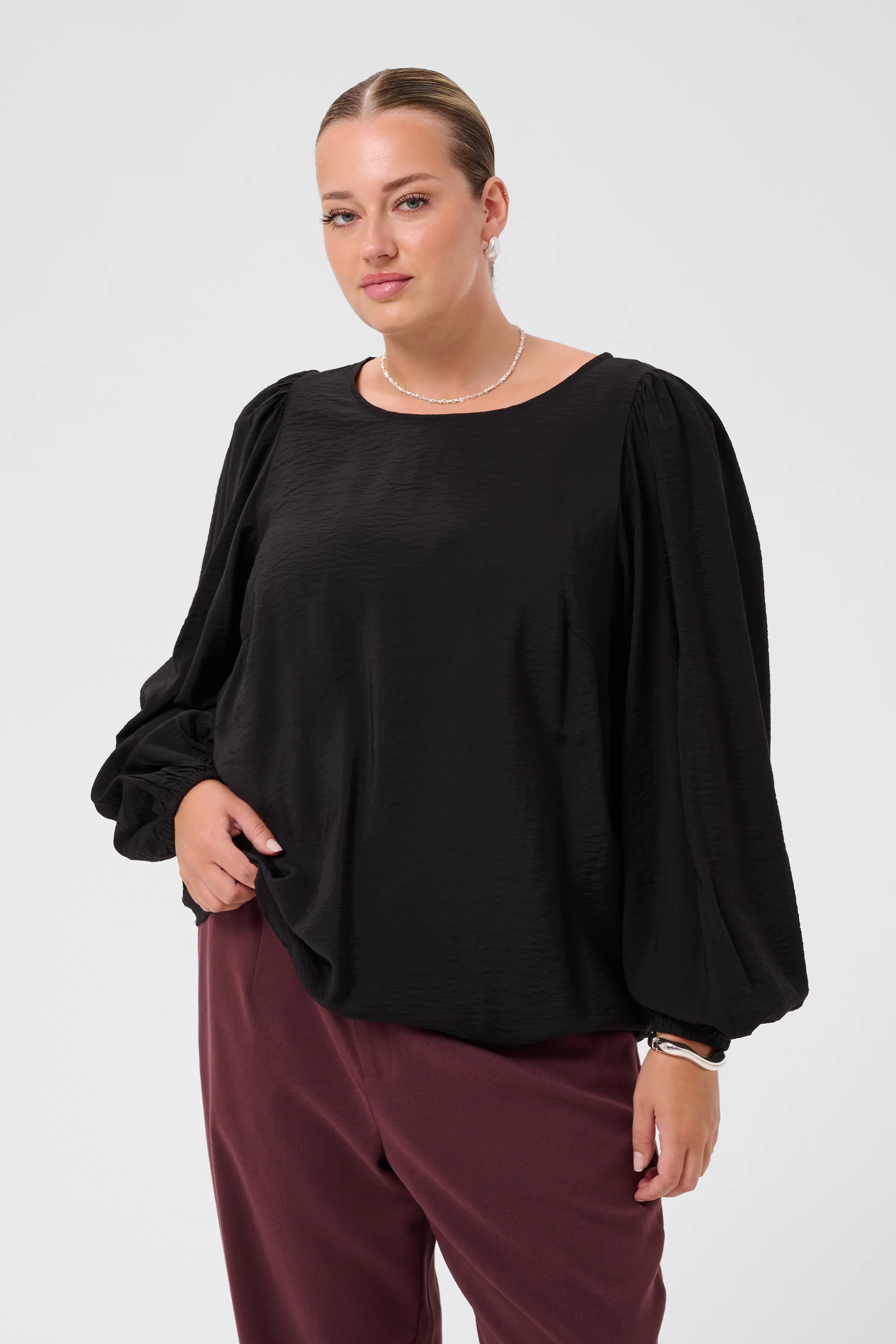 KCgila Bluse LOOKBOOK FRONT 10584447-100121
