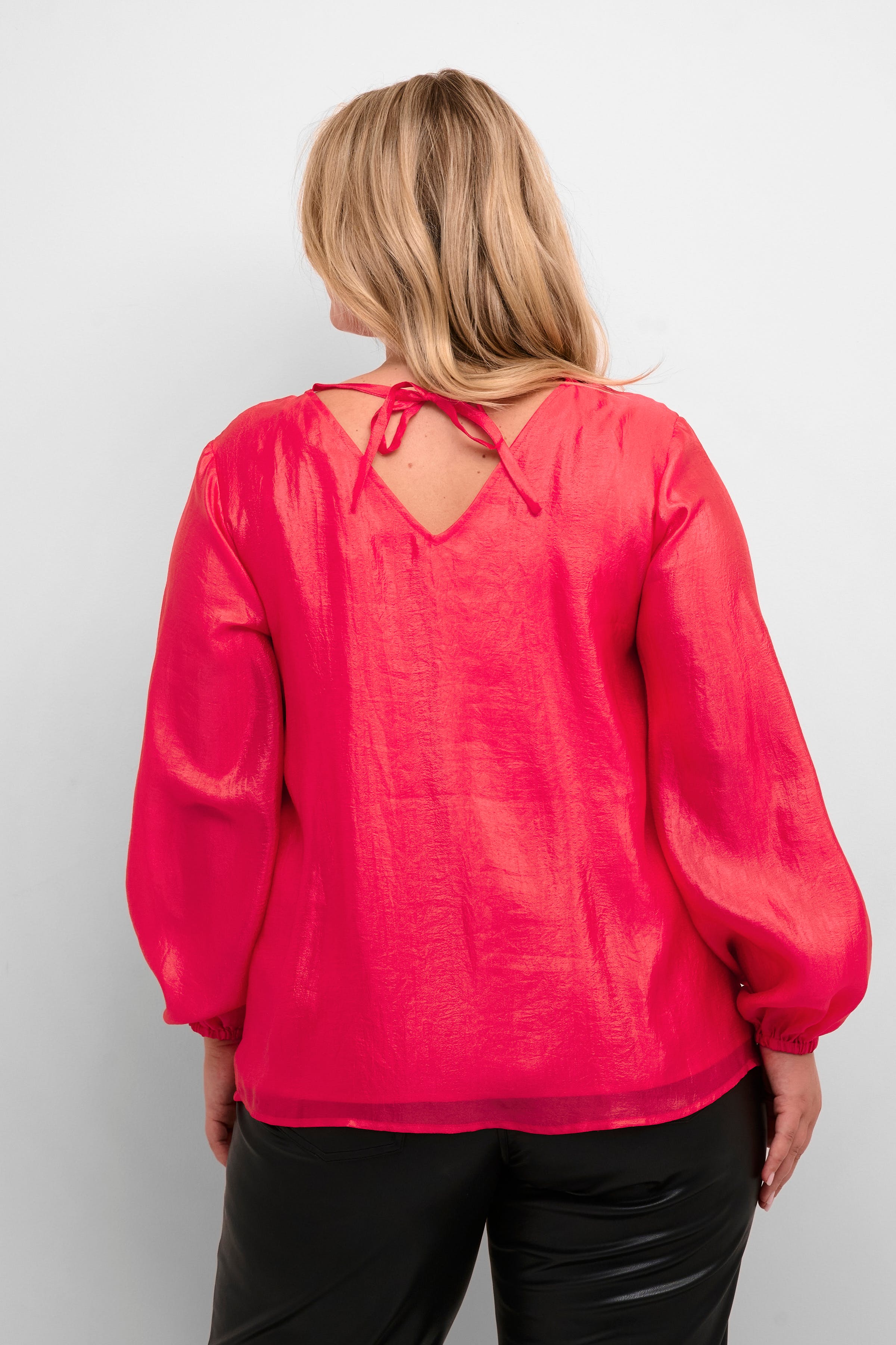 KCsabine Blouse LOOKBOOK BACK 10581964-181856