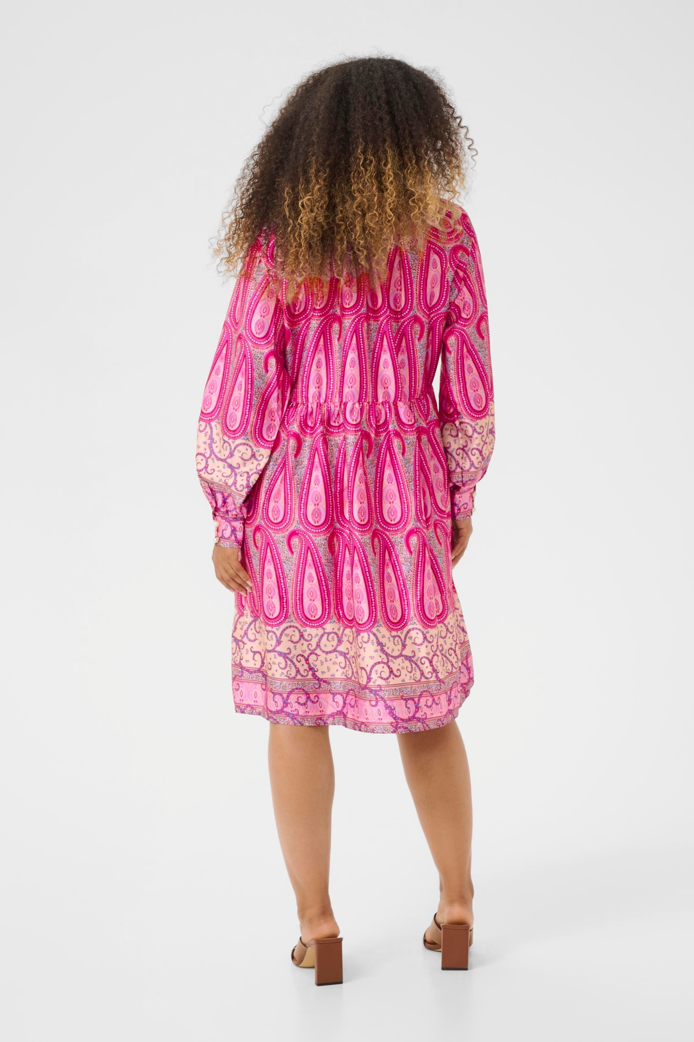 CRAmina Kleid LOOKBOOK BACK 10614109-108076