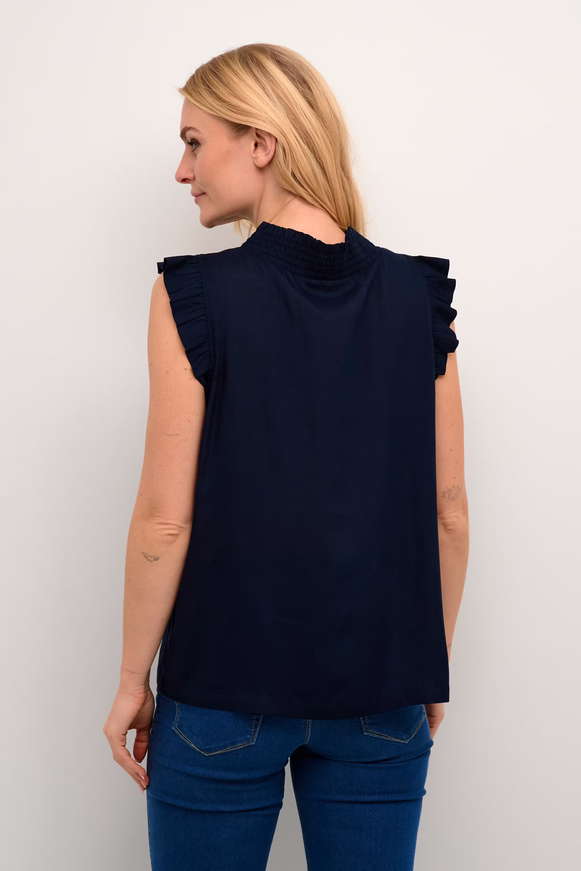 KAdahlia Blouse LOOKBOOK BACK 10508865-194020