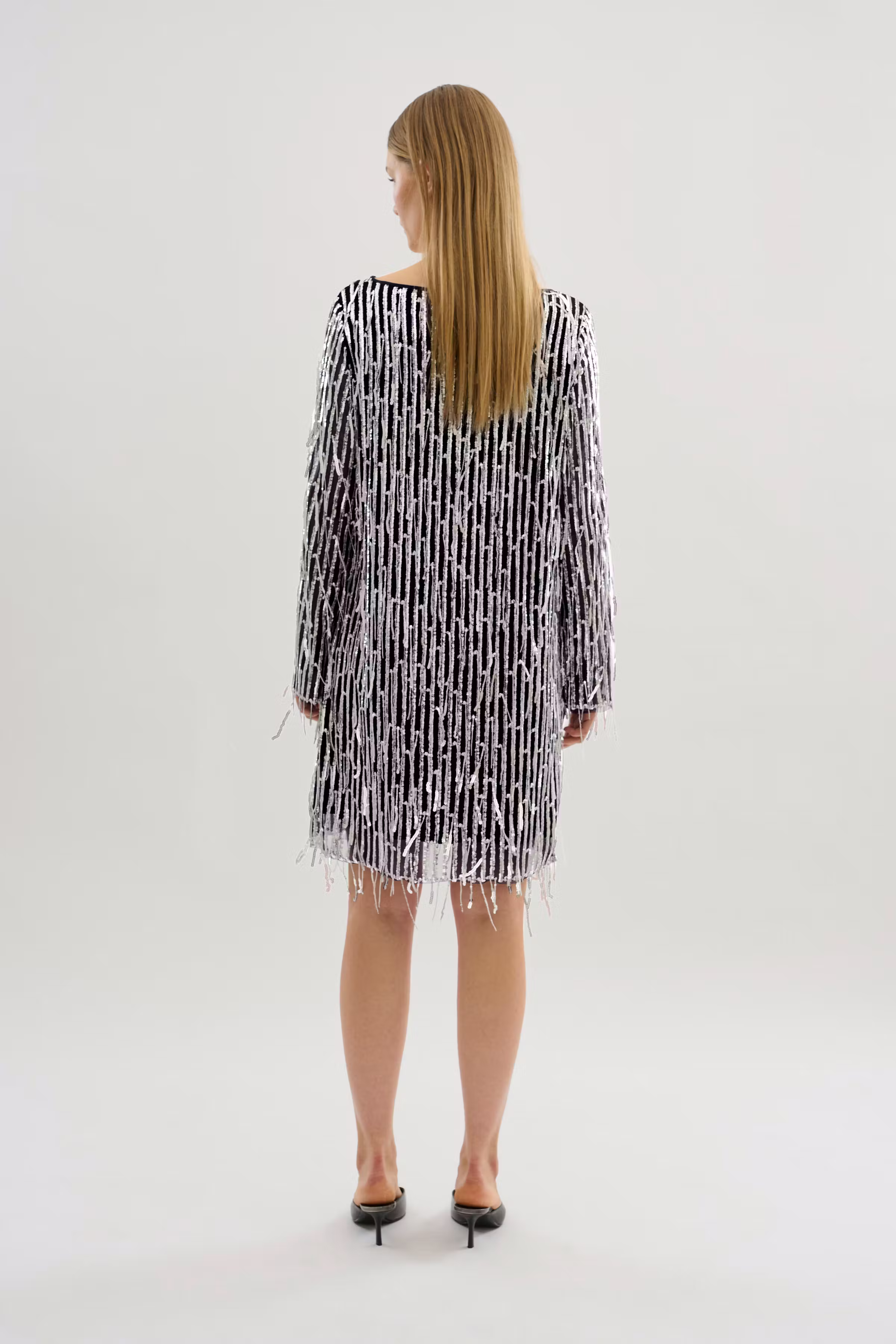 KBSandie Paljettklänning LOOKBOOK BACK 10105222-100100