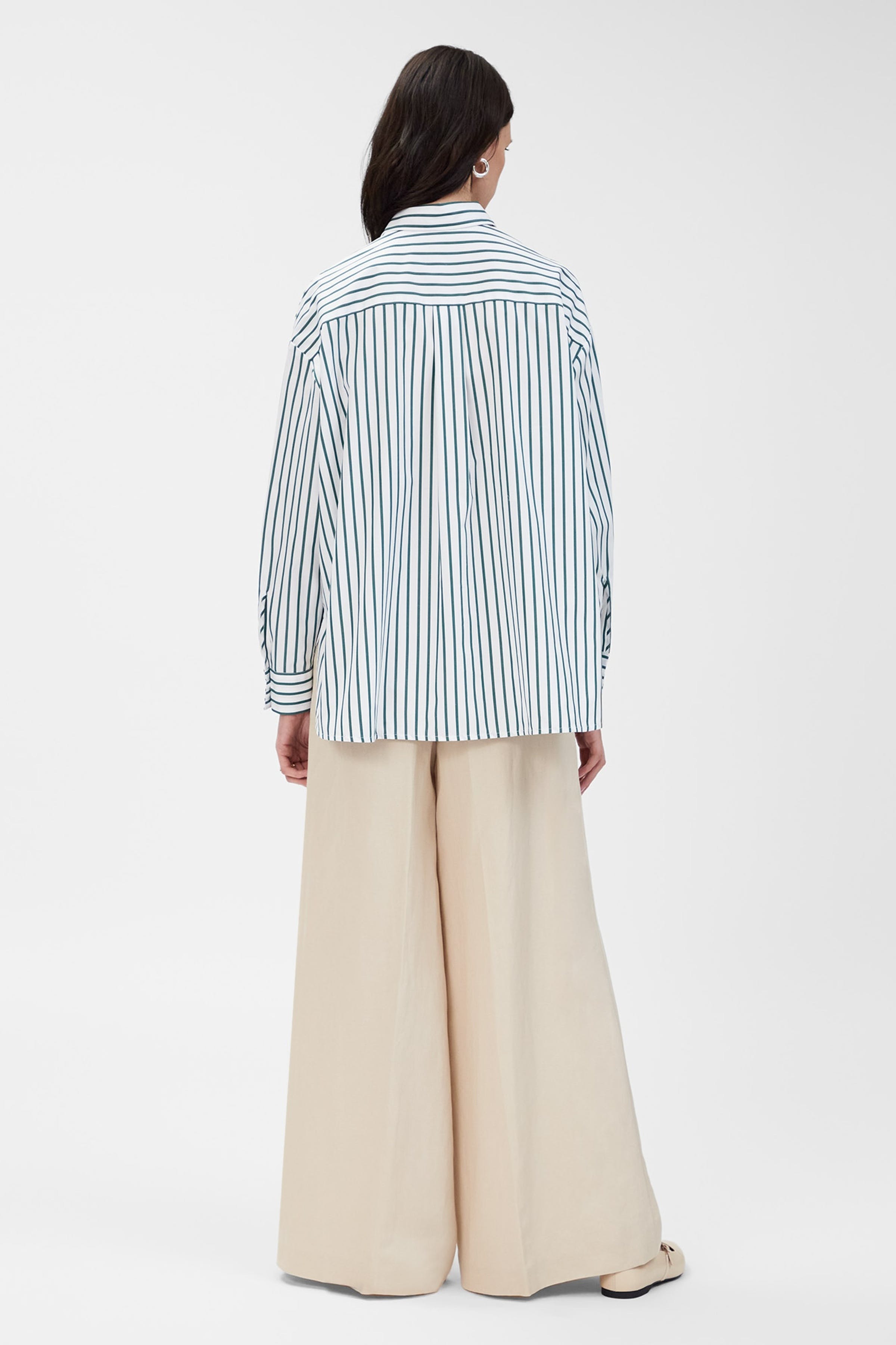 BETHANY Blouse LOOKBOOK BACK 30600218-MC2100