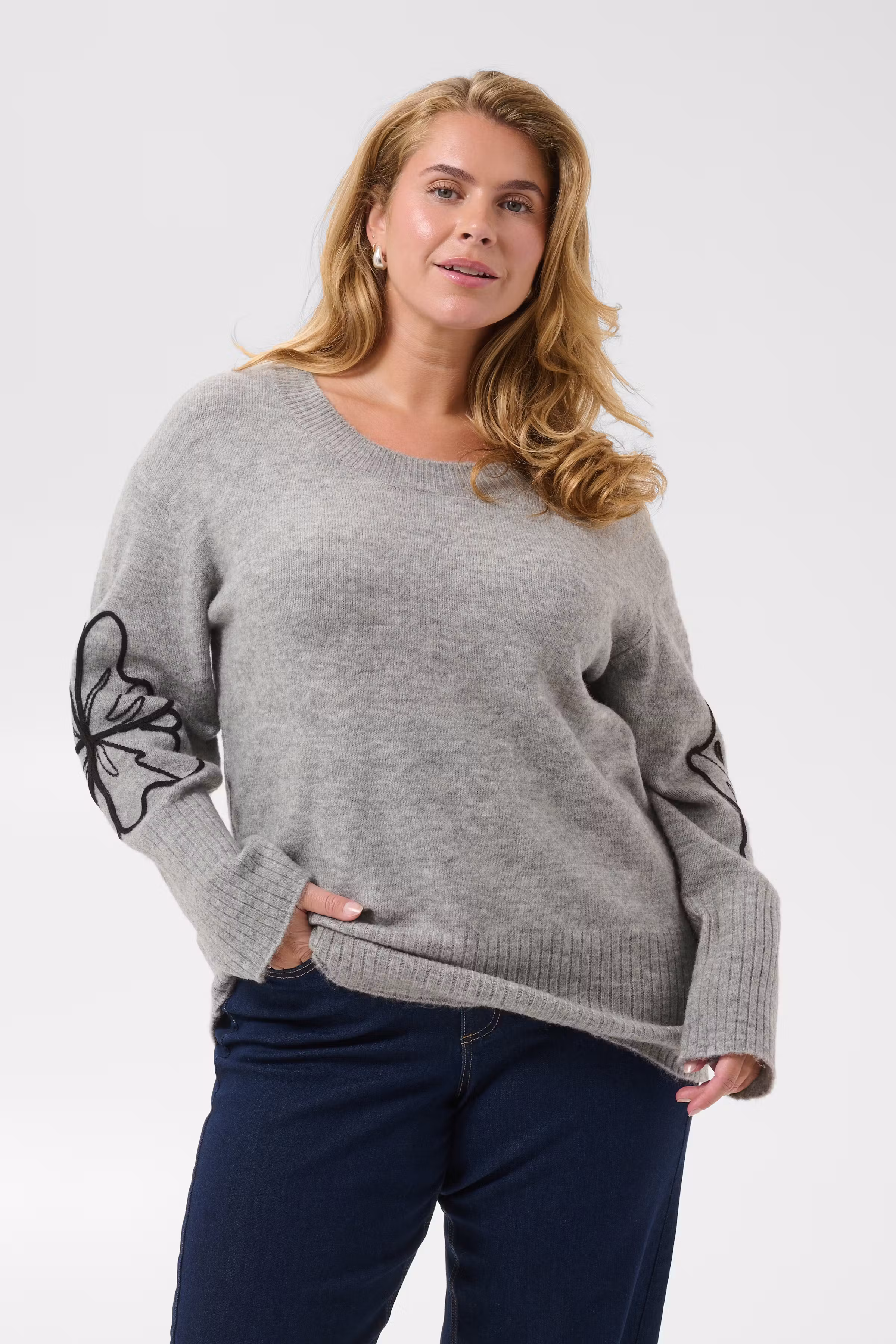 KCerina Pullover LOOKBOOK FRONT 10584598-1000141