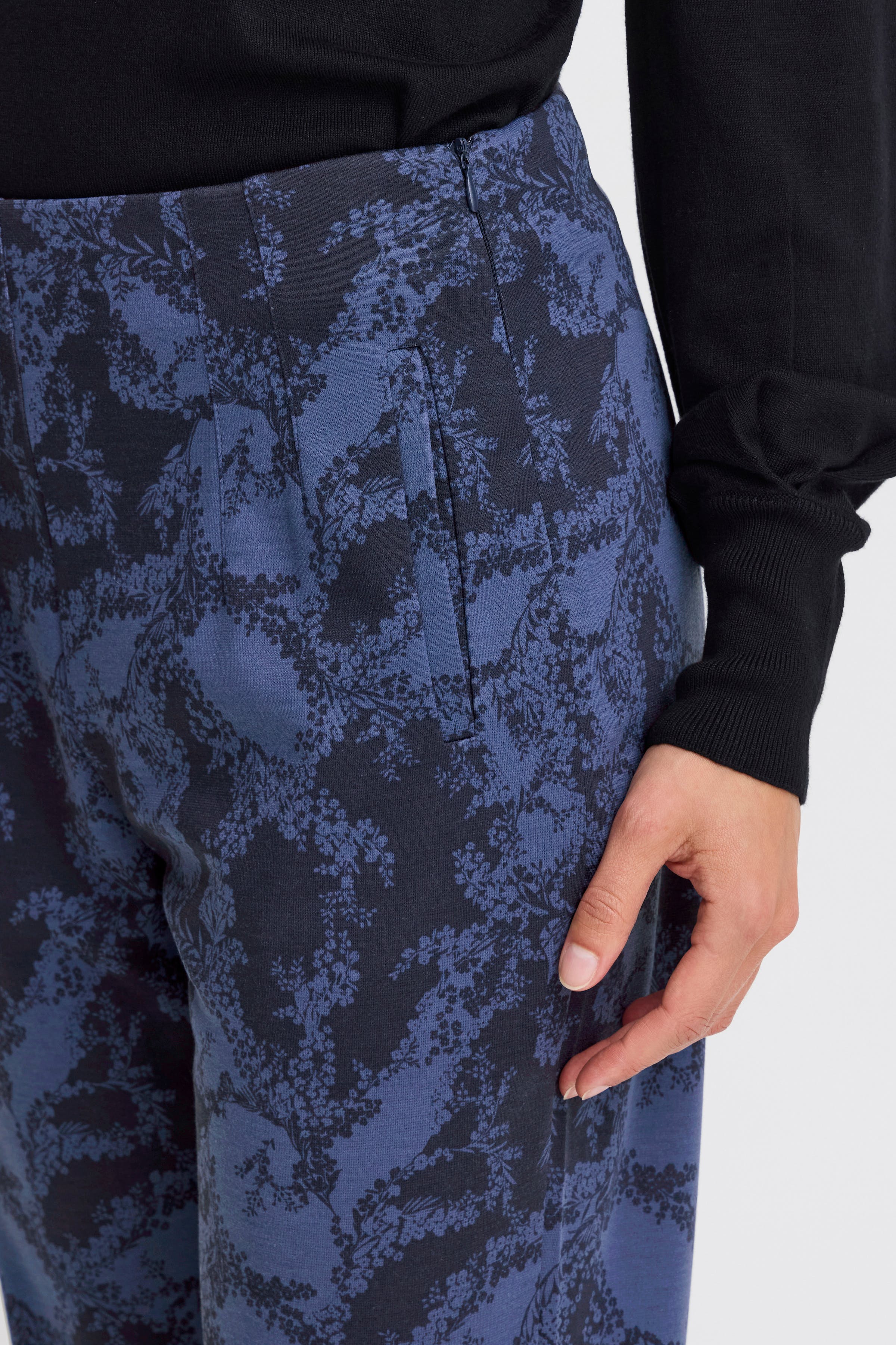 IHKATE Trousers LOOKBOOK DETAIL 20121774-203713