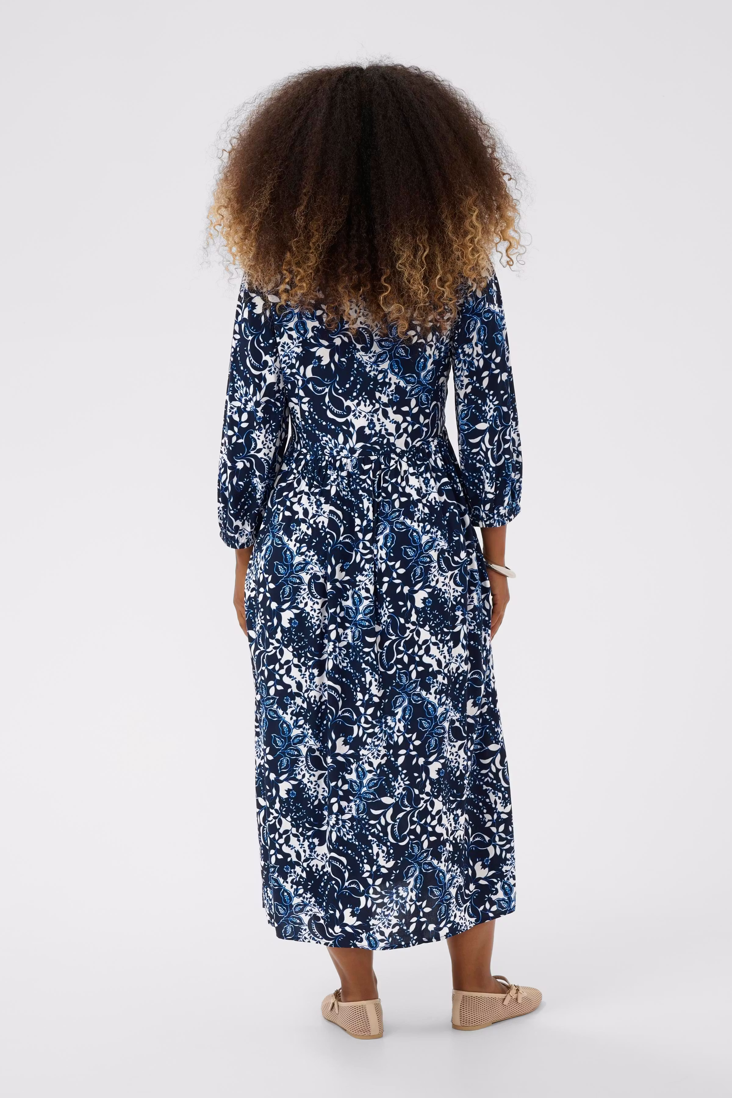 CRTiah Dress LOOKBOOK BACK 10613476-109492