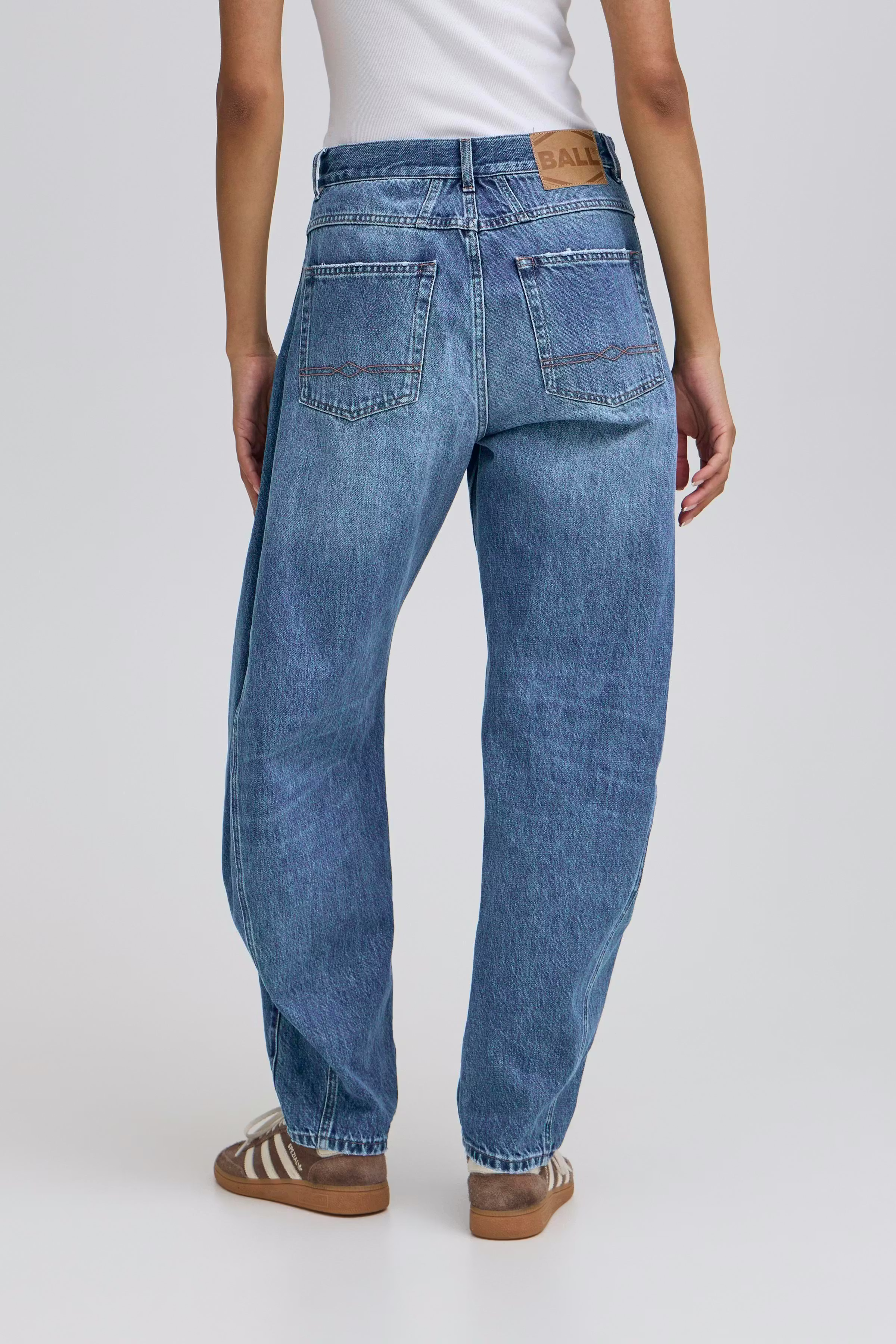 BACAVI Galon Jeans LOOKBOOK BACK 50405288-205291