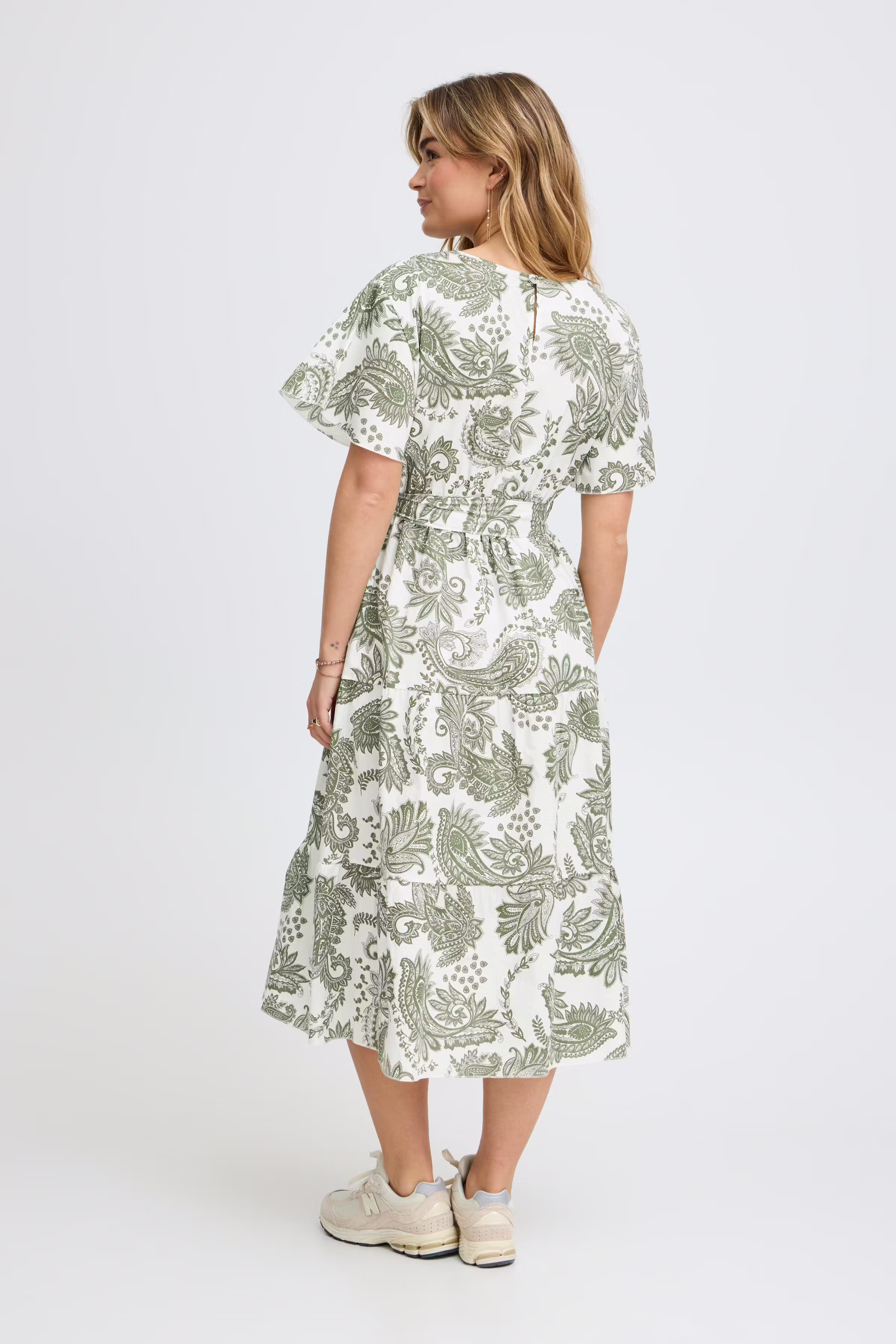 SBJADA Kjole LOOKBOOK BACK 22100550-180515