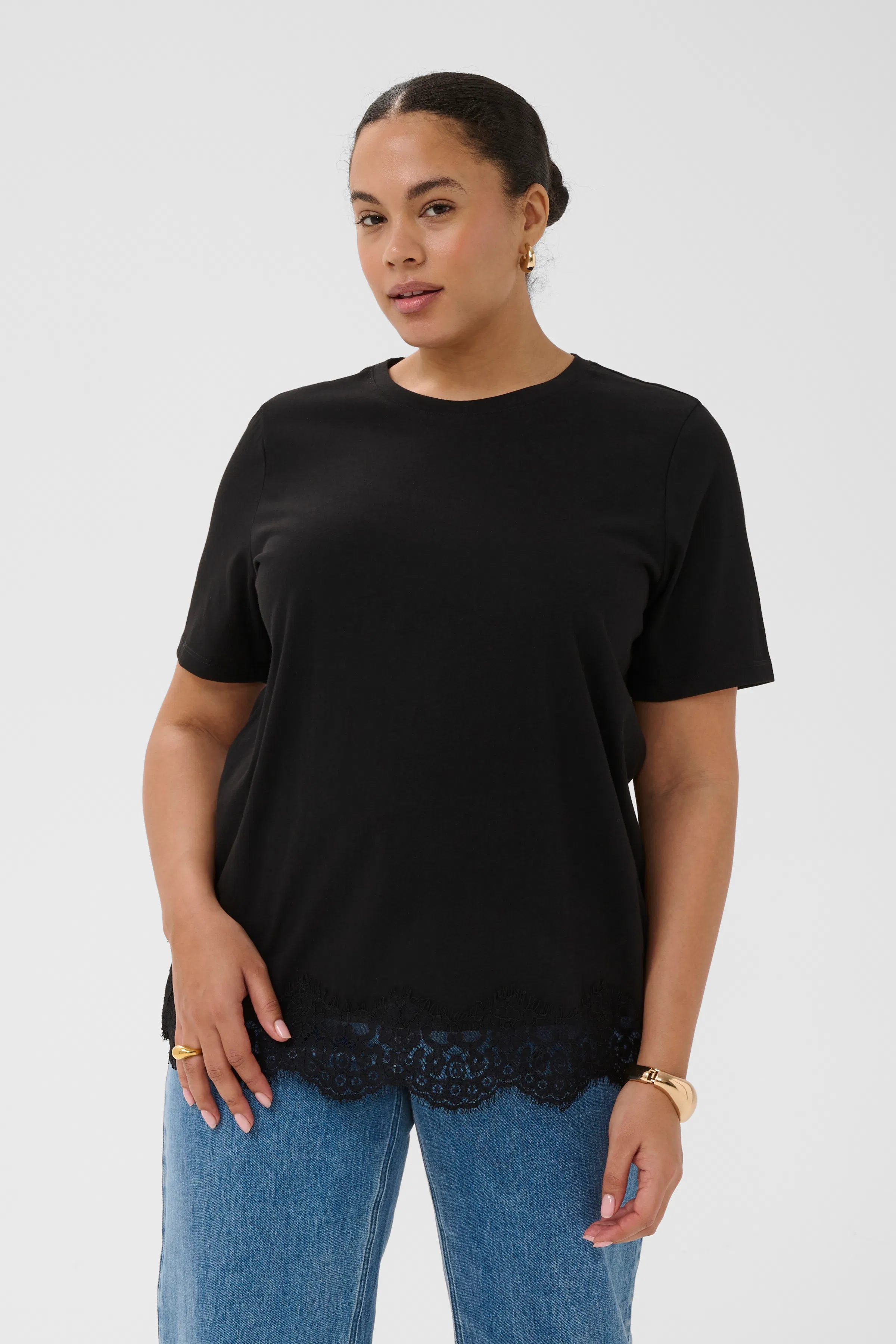 KColivia T-shirt LOOKBOOK FRONT 10584468-100121