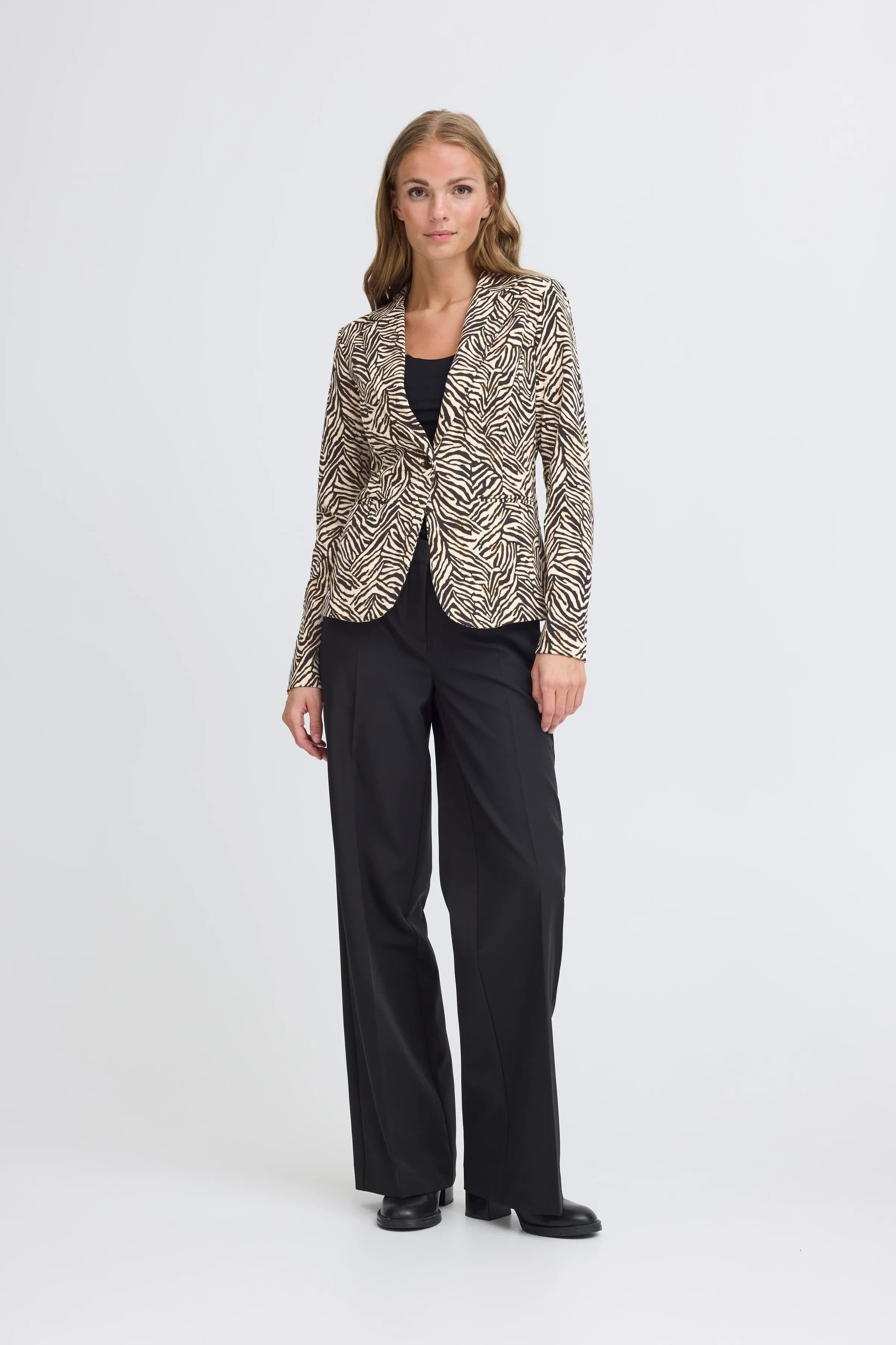 IHKATE Blazer LOOKBOOK FRONT 20125272-900001623