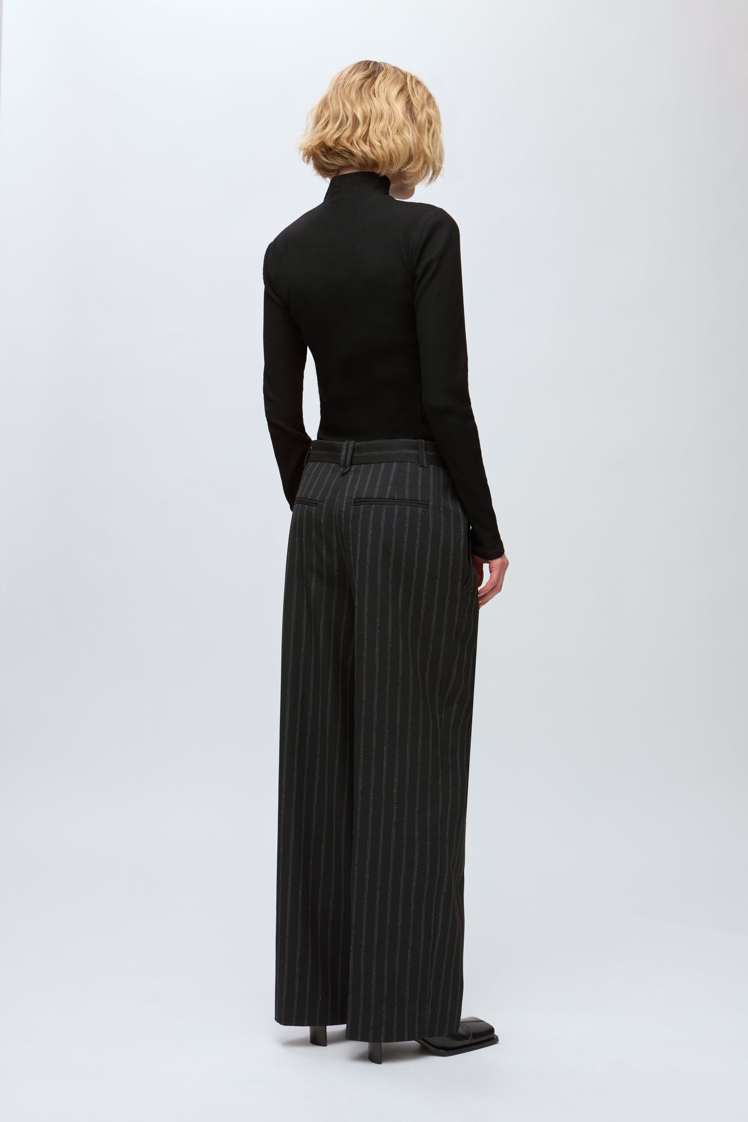 IOFemke Top LOOKBOOK BACK 30600086-BK999