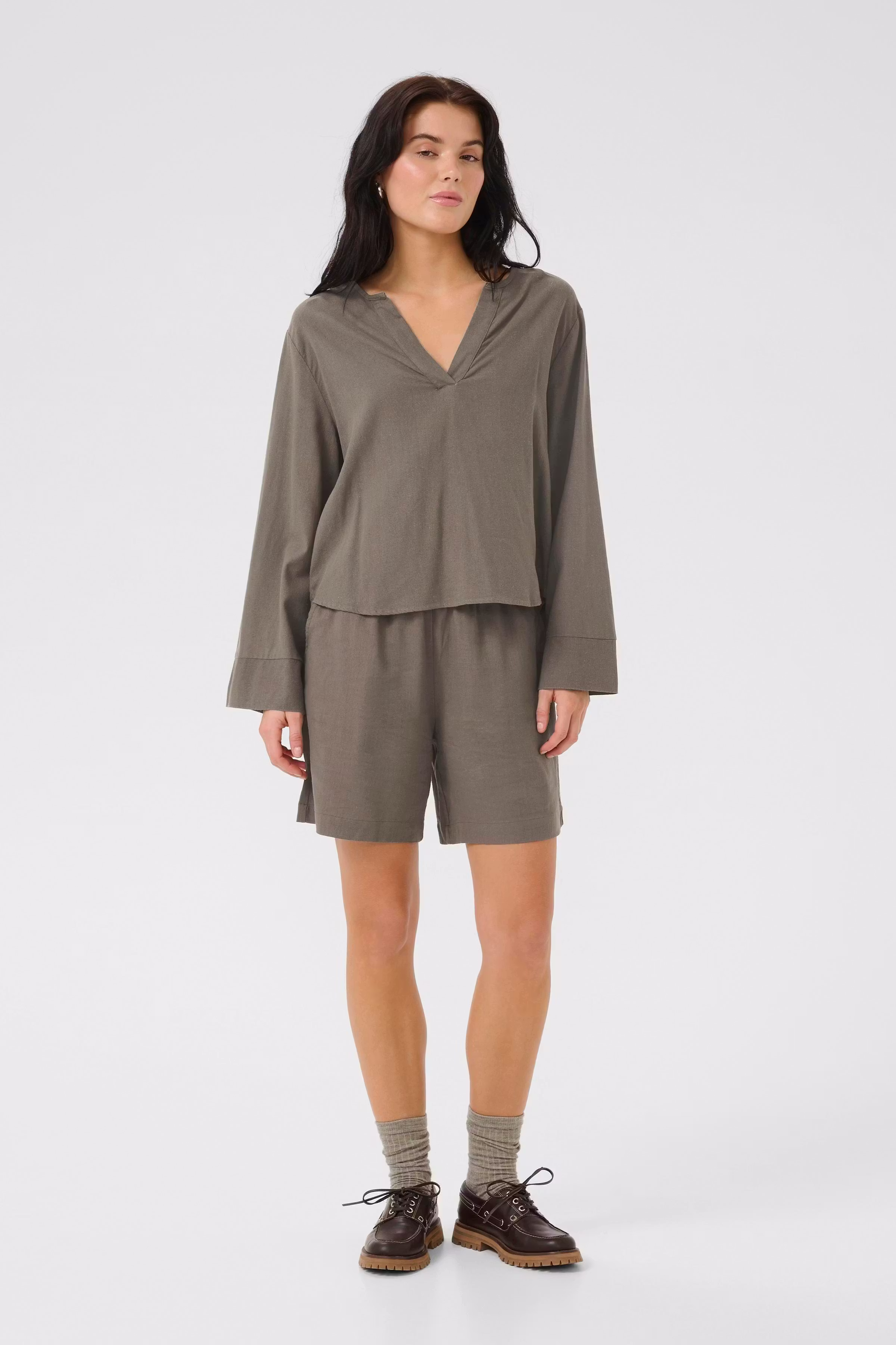 DiasMW Linen Blouse LOOKBOOK FRONT 10704714-181112