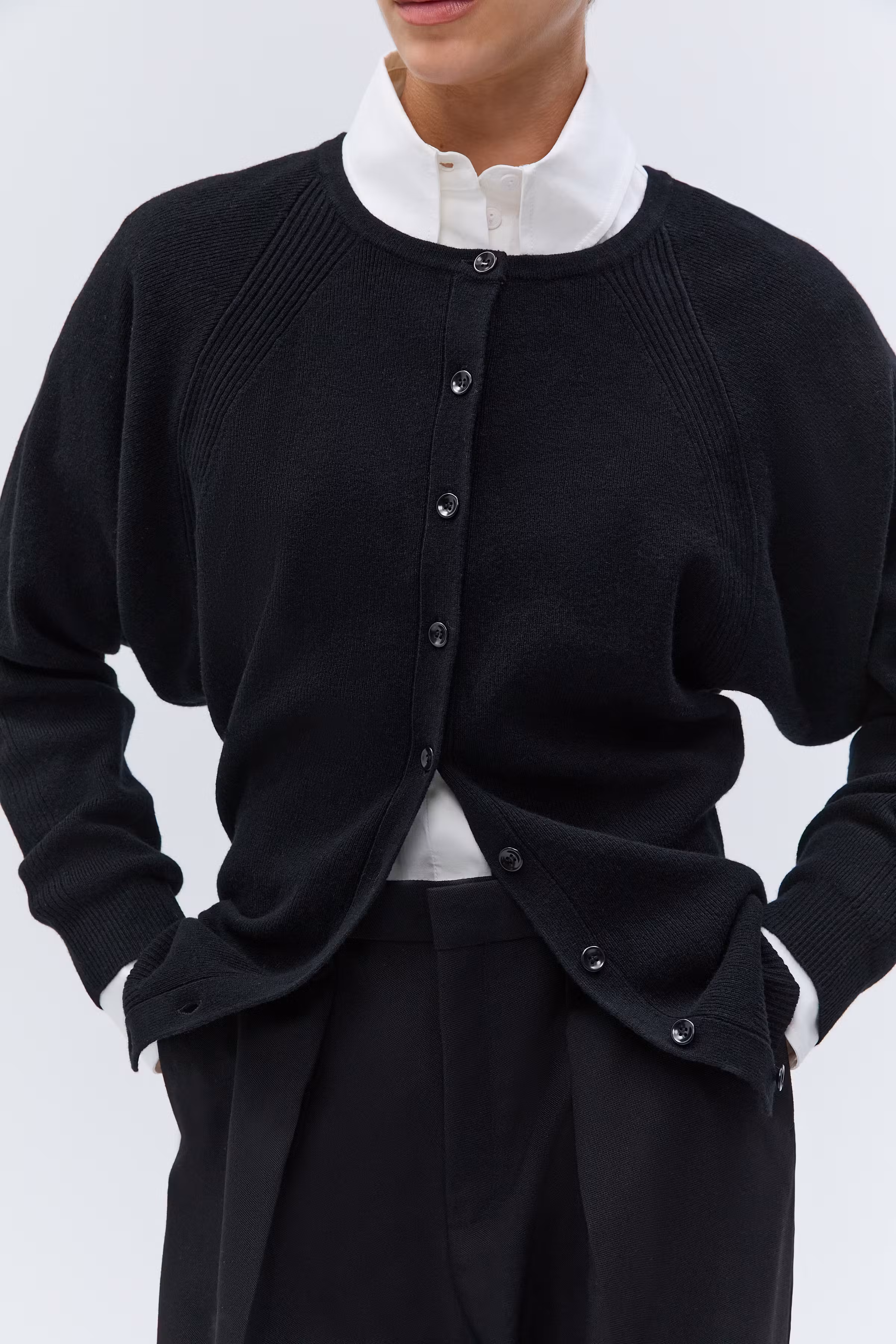 IOFjola Blouse LOOKBOOK DETAIL 30600123-BK999