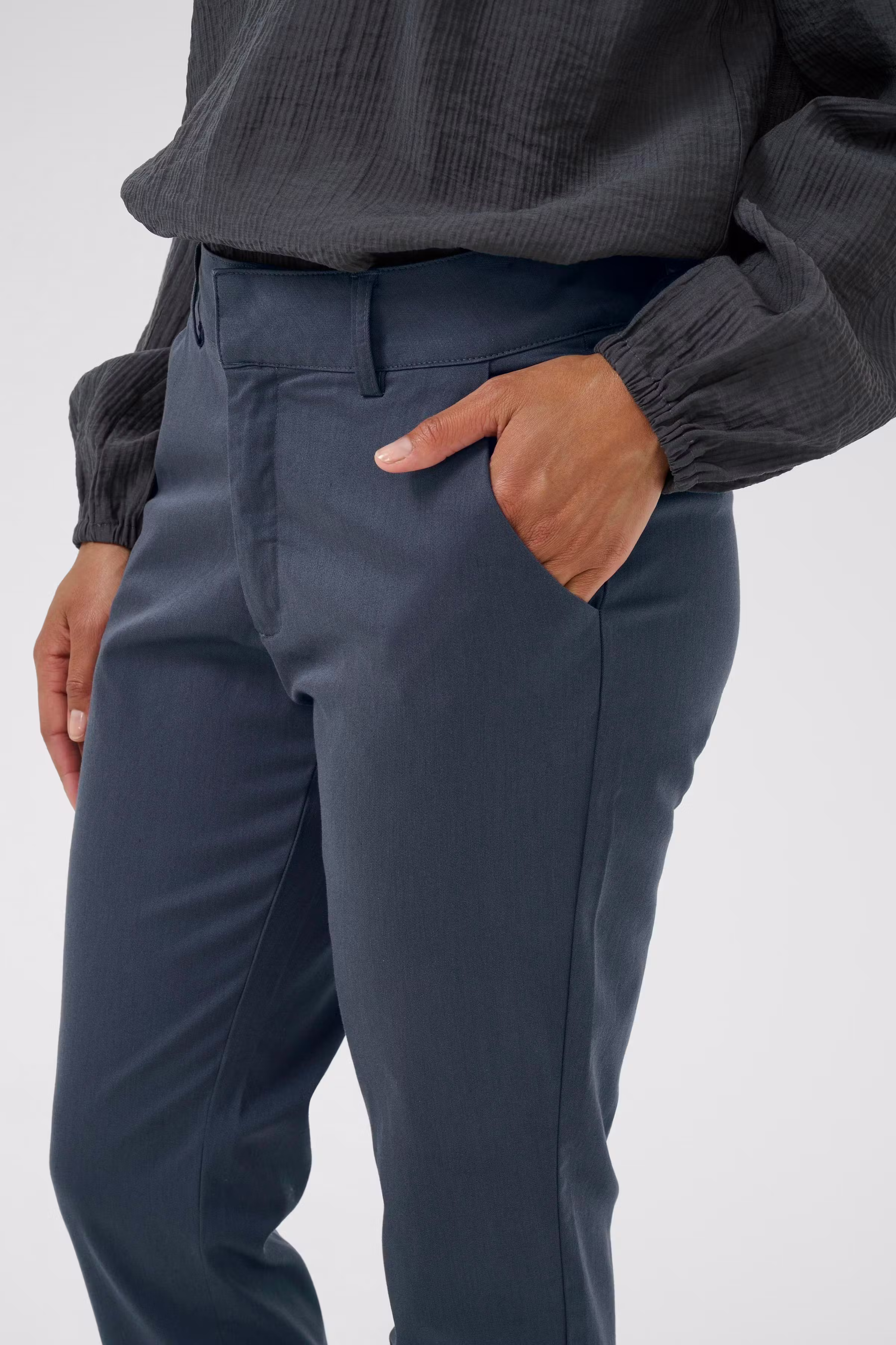 KAlea Bukser LOOKBOOK DETAIL 10505191-190205