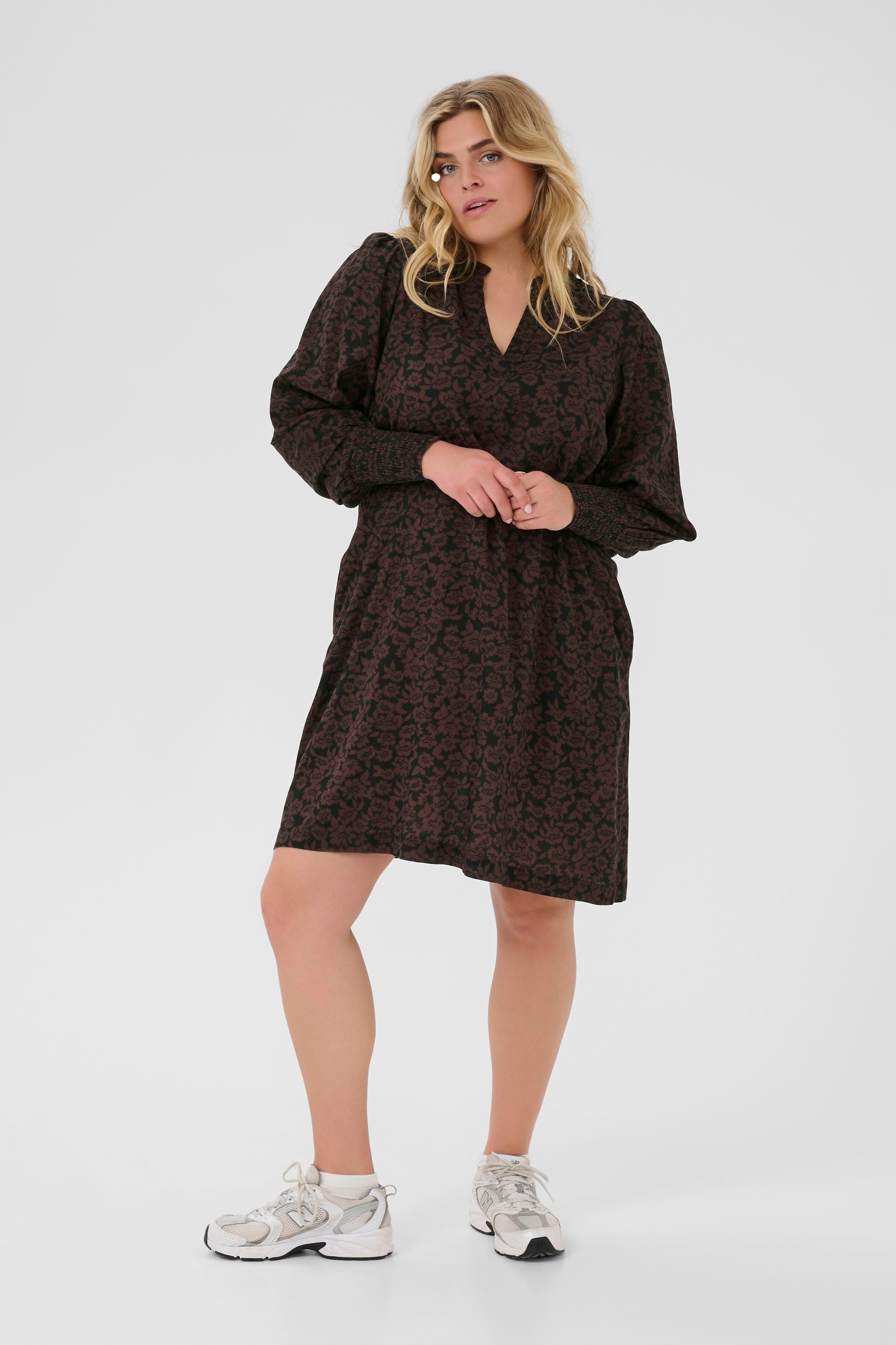 KCbella Dress LOOKBOOK FRONT 10582489-107734